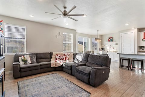 Tiny photo for 552 S 1525 W, Syracuse, UT 84075 (MLS # 2126441)