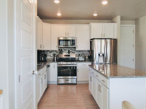 Tiny photo for 552 S 1525 W, Syracuse, UT 84075 (MLS # 2126441)
