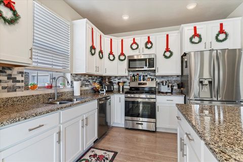 Tiny photo for 552 S 1525 W, Syracuse, UT 84075 (MLS # 2126441)