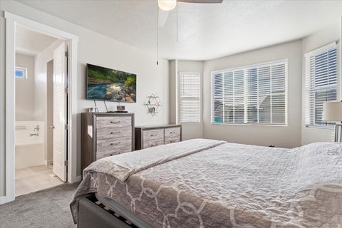 Tiny photo for 552 S 1525 W, Syracuse, UT 84075 (MLS # 2126441)