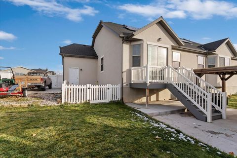 Tiny photo for 552 S 1525 W, Syracuse, UT 84075 (MLS # 2126441)