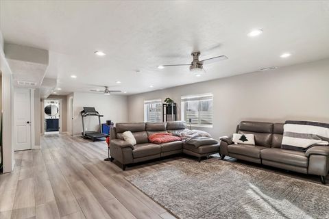 Tiny photo for 552 S 1525 W, Syracuse, UT 84075 (MLS # 2126441)