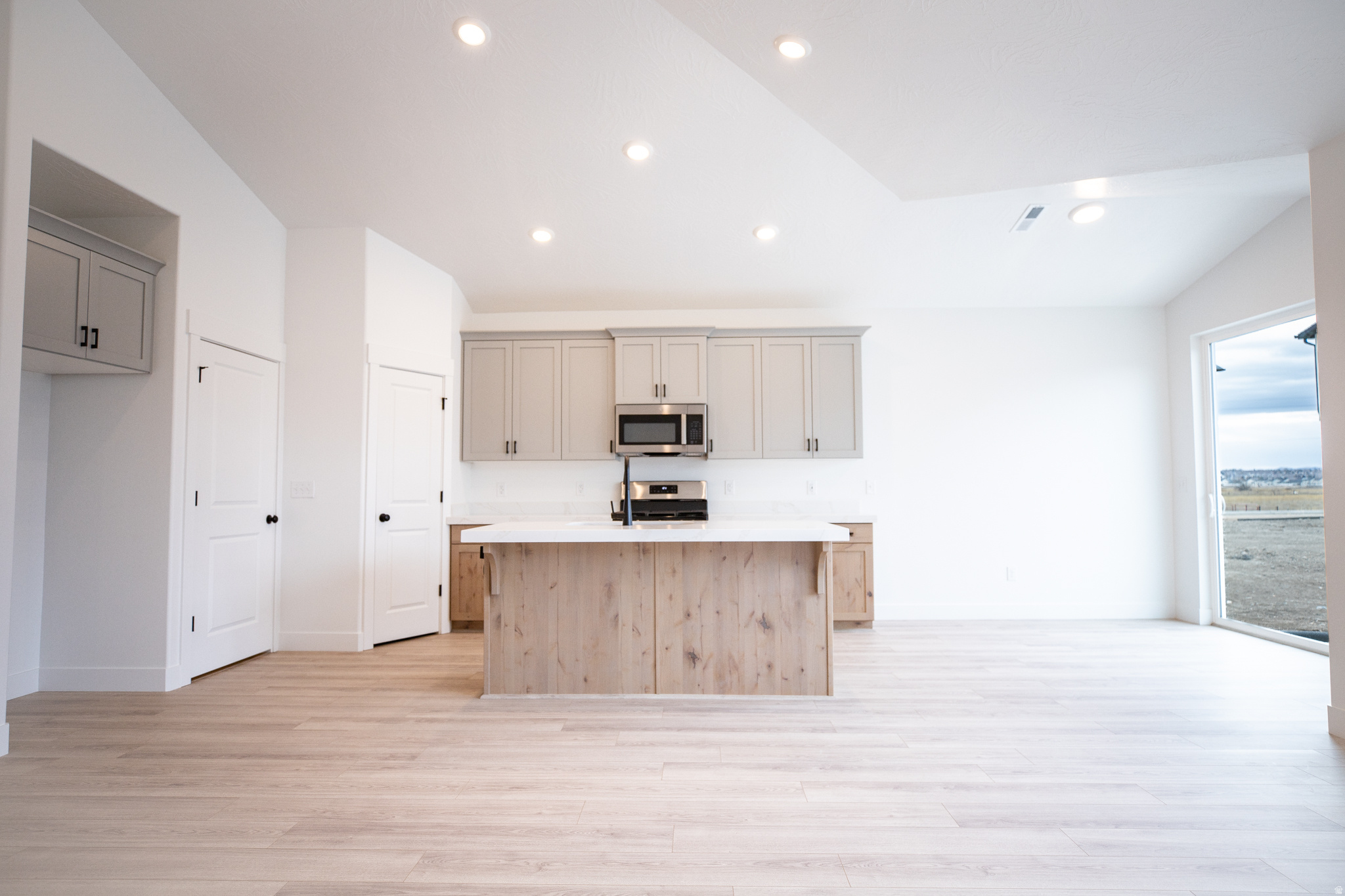 ARROWHEAD SPRINGS - Residential