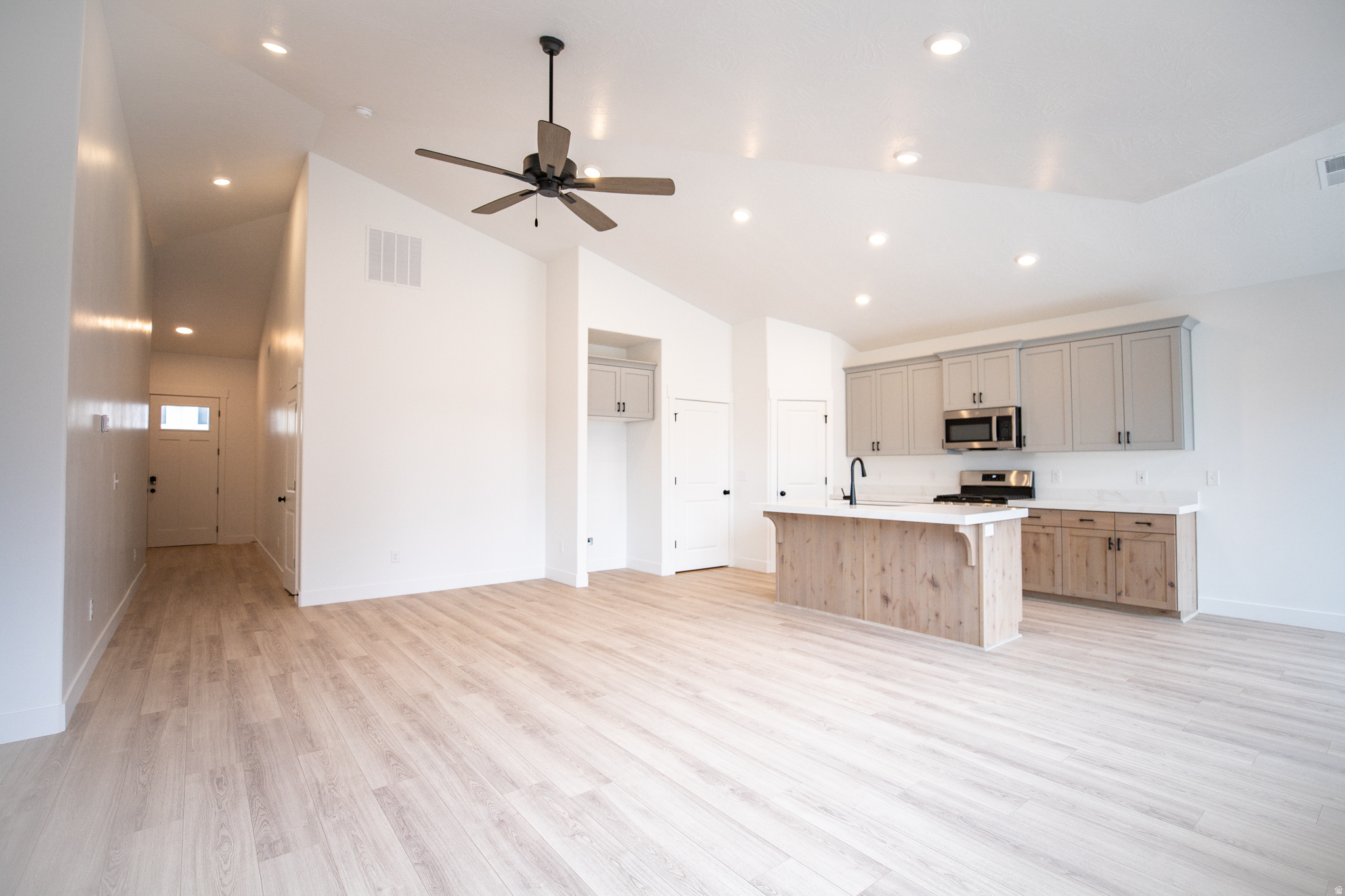 ARROWHEAD SPRINGS - Residential