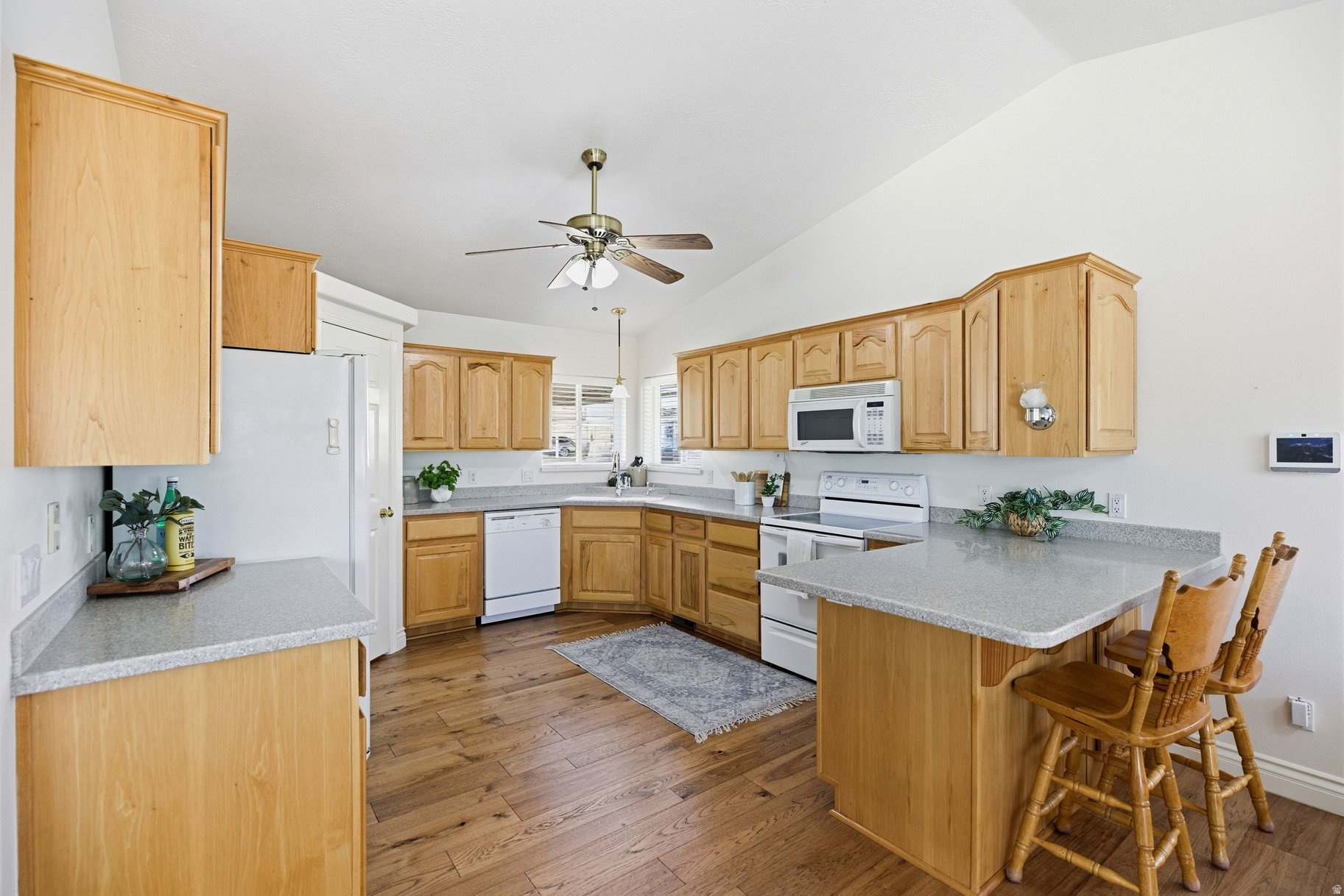 KINGS ROW EST 2 AMD - Residential