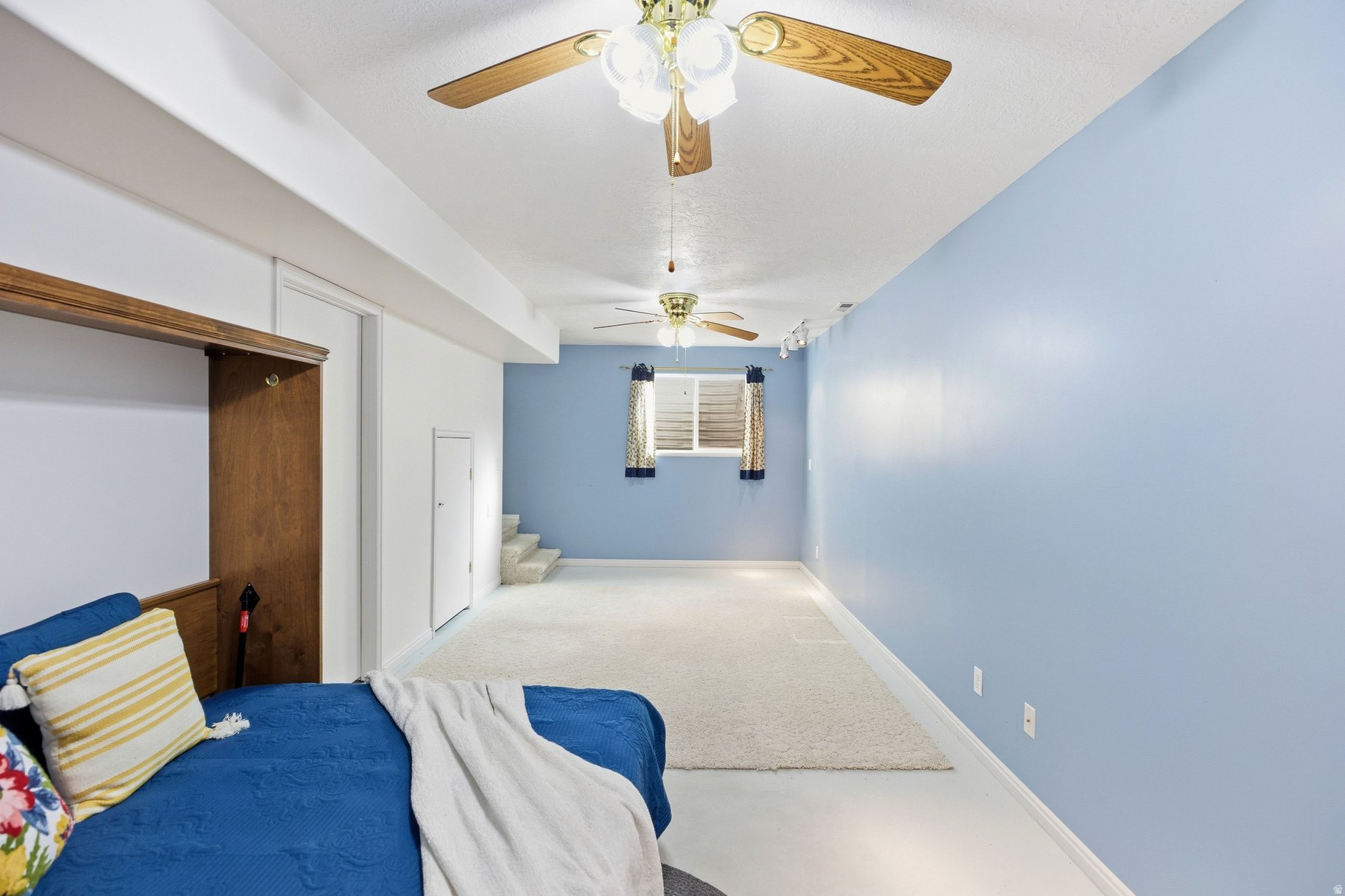 KINGS ROW EST 2 AMD - Residential