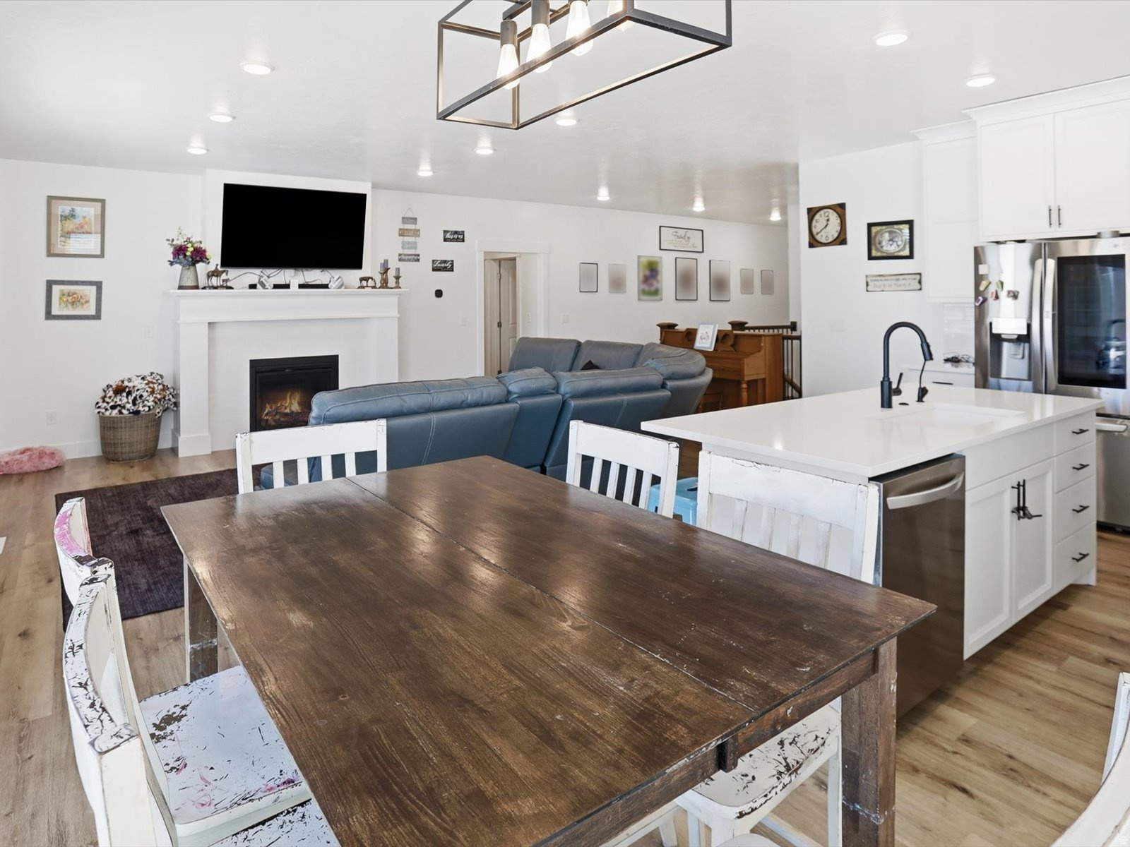 EASTVIEW LANDING - Residential