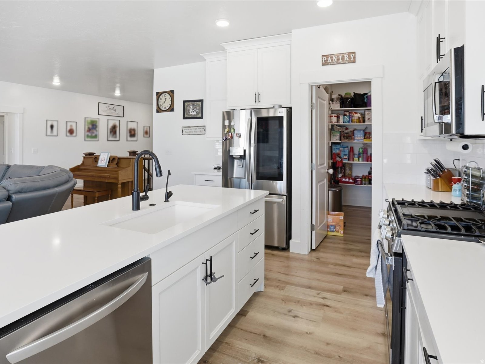 EASTVIEW LANDING - Residential