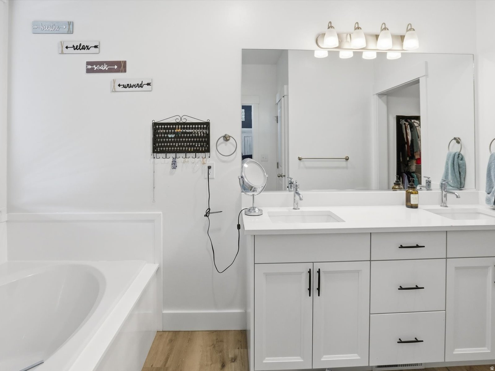 EASTVIEW LANDING - Residential