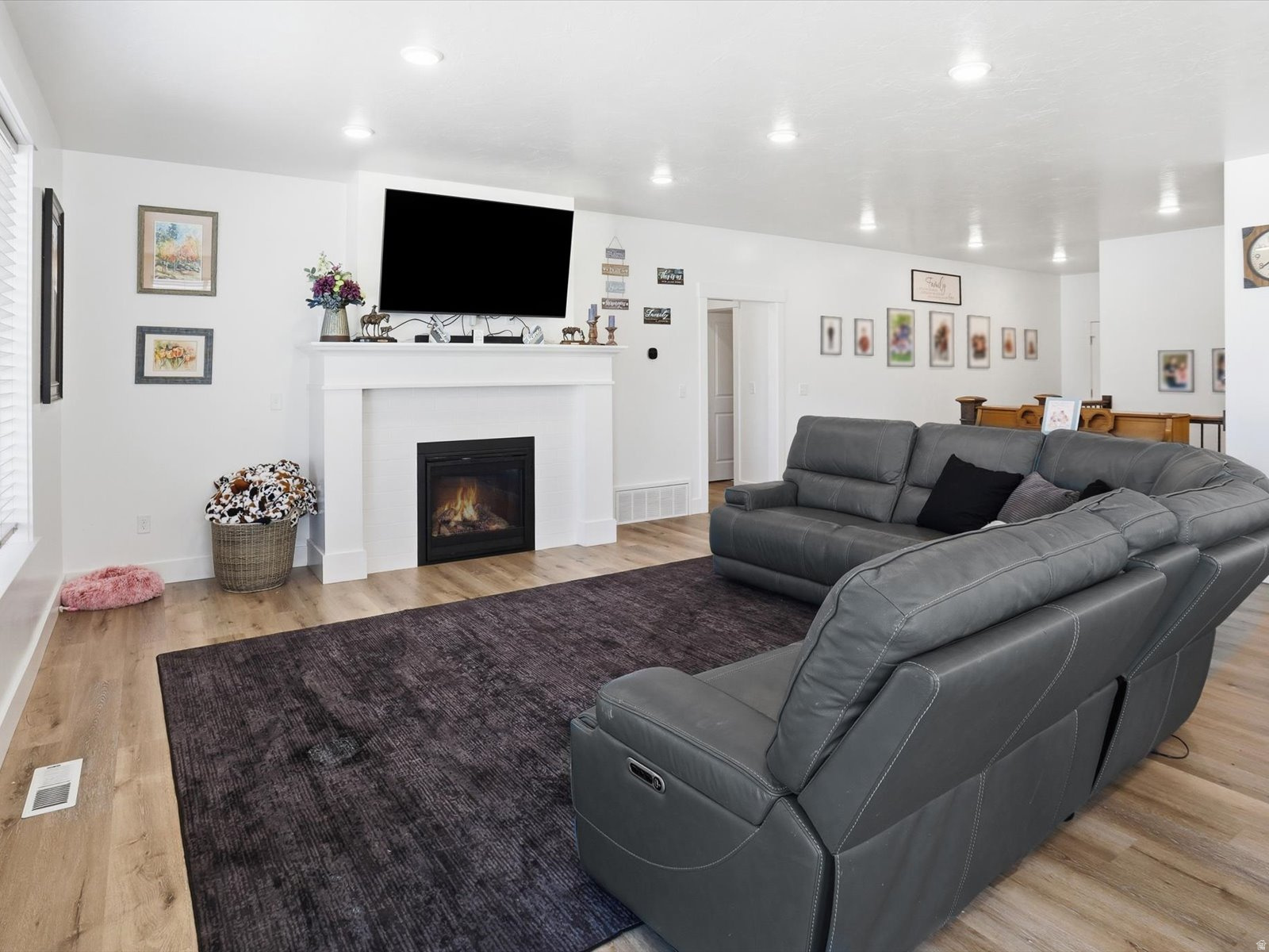 EASTVIEW LANDING - Residential