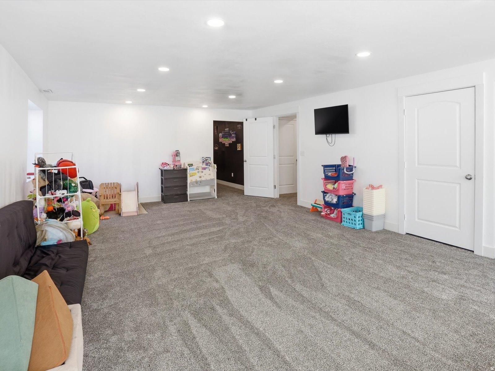 EASTVIEW LANDING - Residential