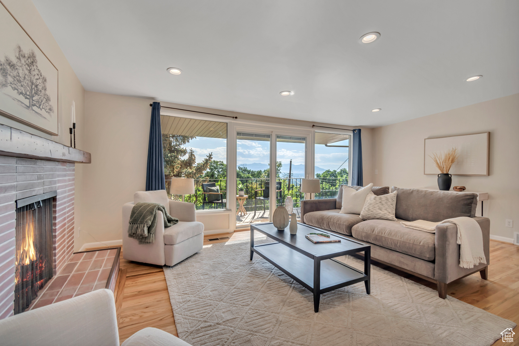 EASTWOOD HILLS - Residential