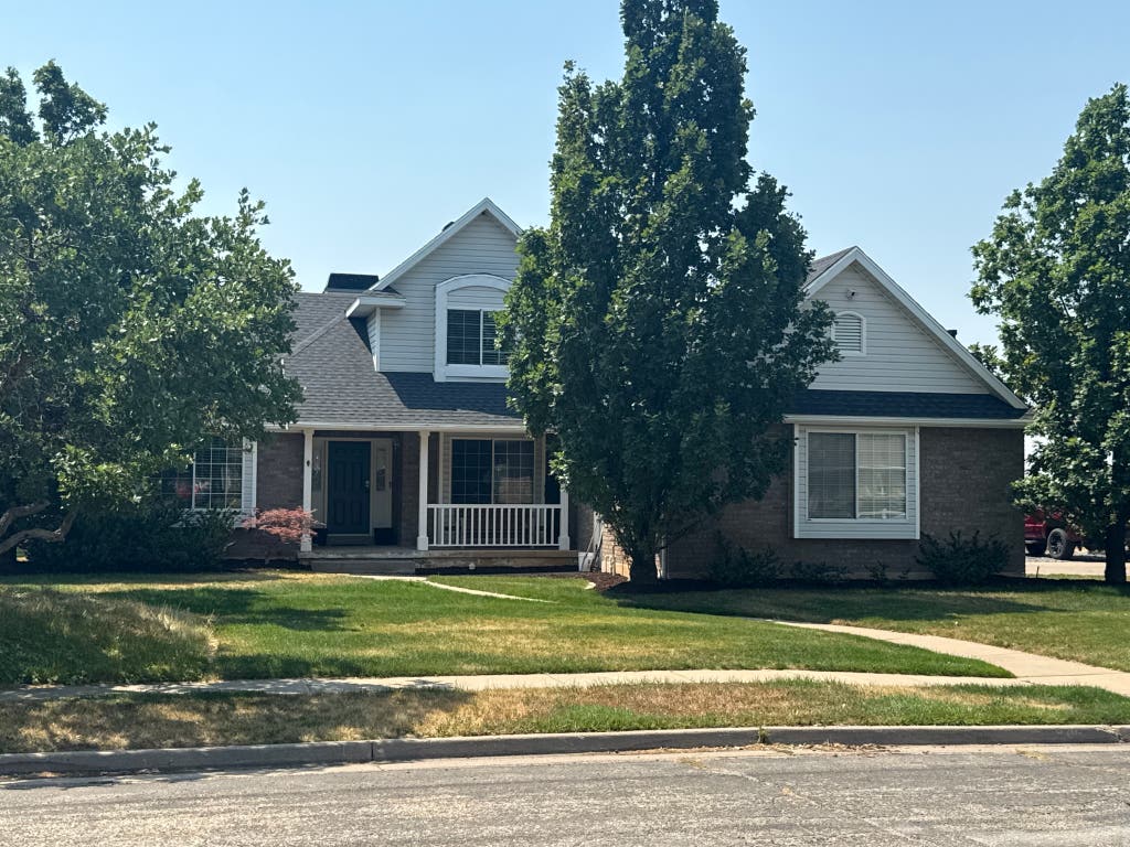 Photo for 1931 E 6200 S, South Ogden, UT 84403 (MLS # 2171609)