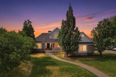 Photo of 1931 E 6200 S, South Ogden, UT 84403 (MLS # 2171609)