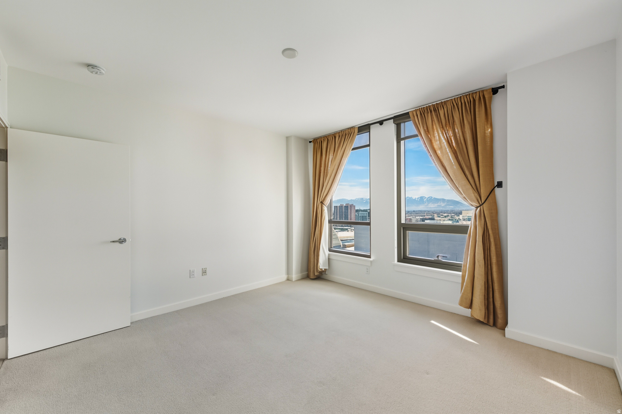 99 WEST - Residential