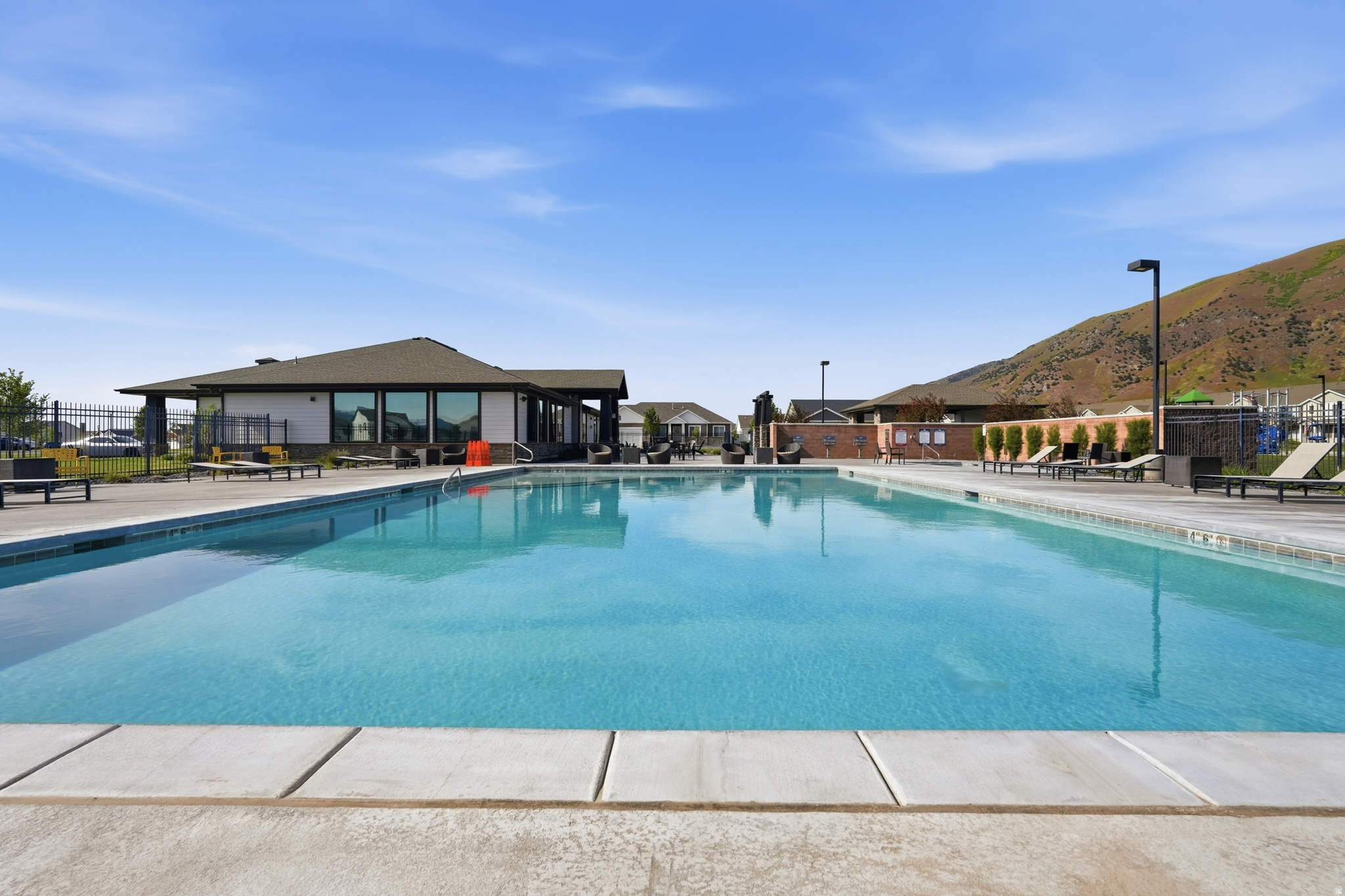 ELK MOUNTAIN - Residential