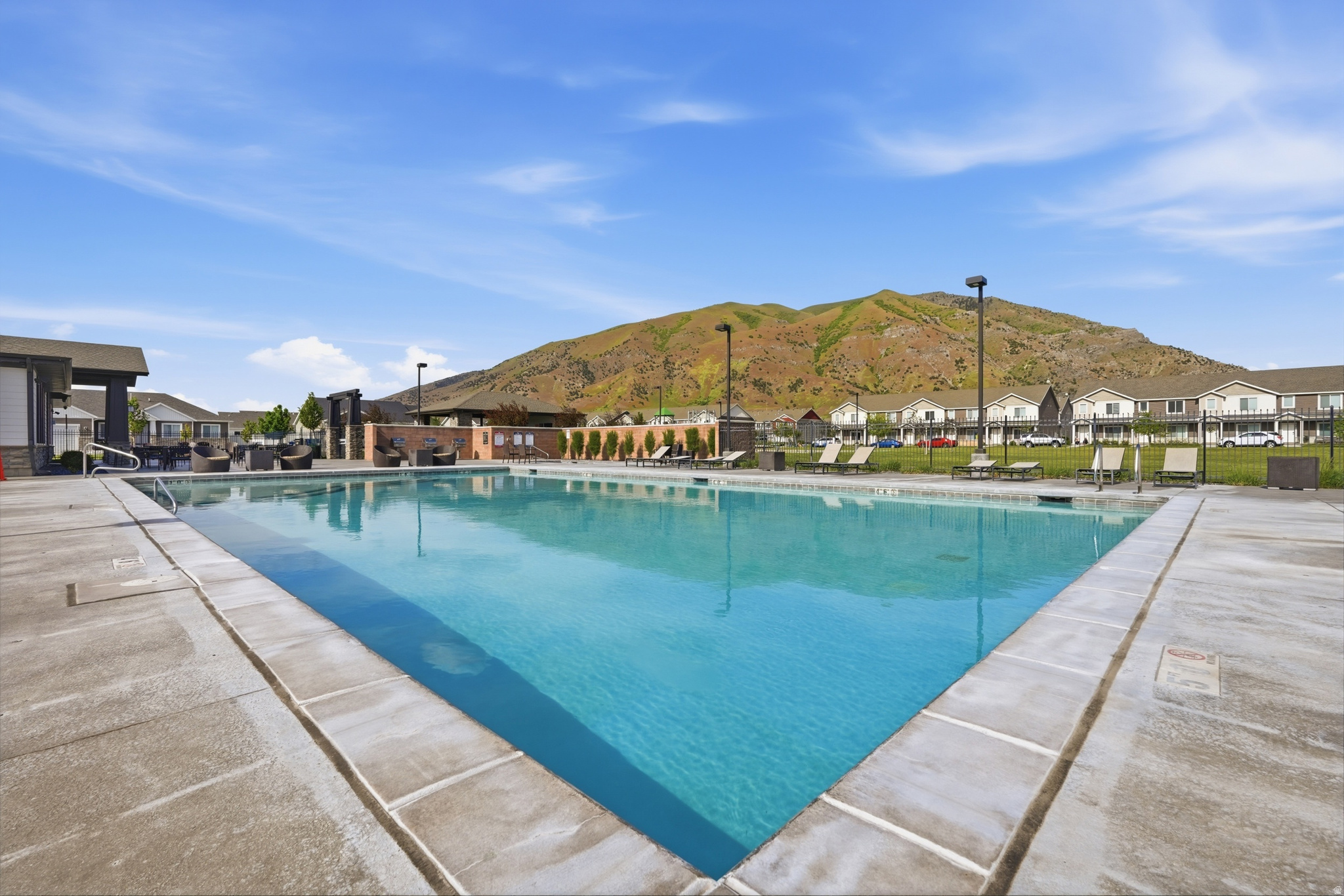 ELK MOUNTAIN - Residential