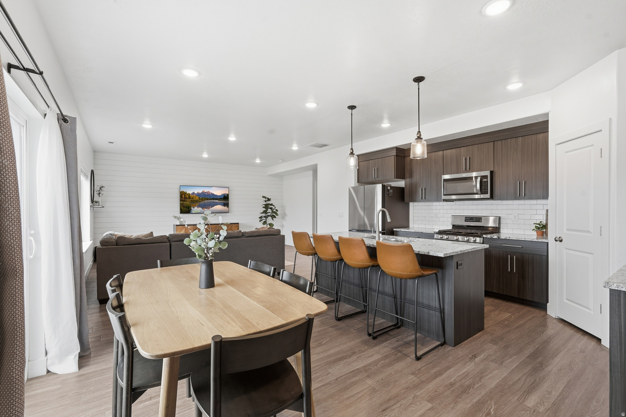 ELK MOUNTAIN - Residential