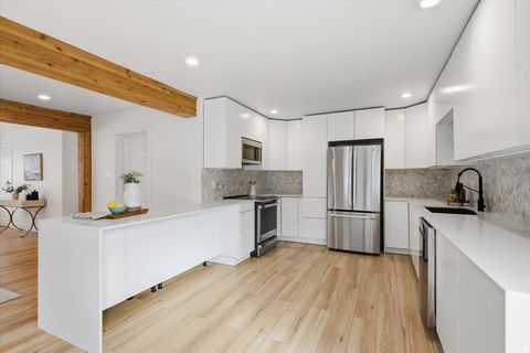 Tiny photo for 6869 S BROOKHILL DR, Salt Lake City, UT 84121 (MLS # 2136336)