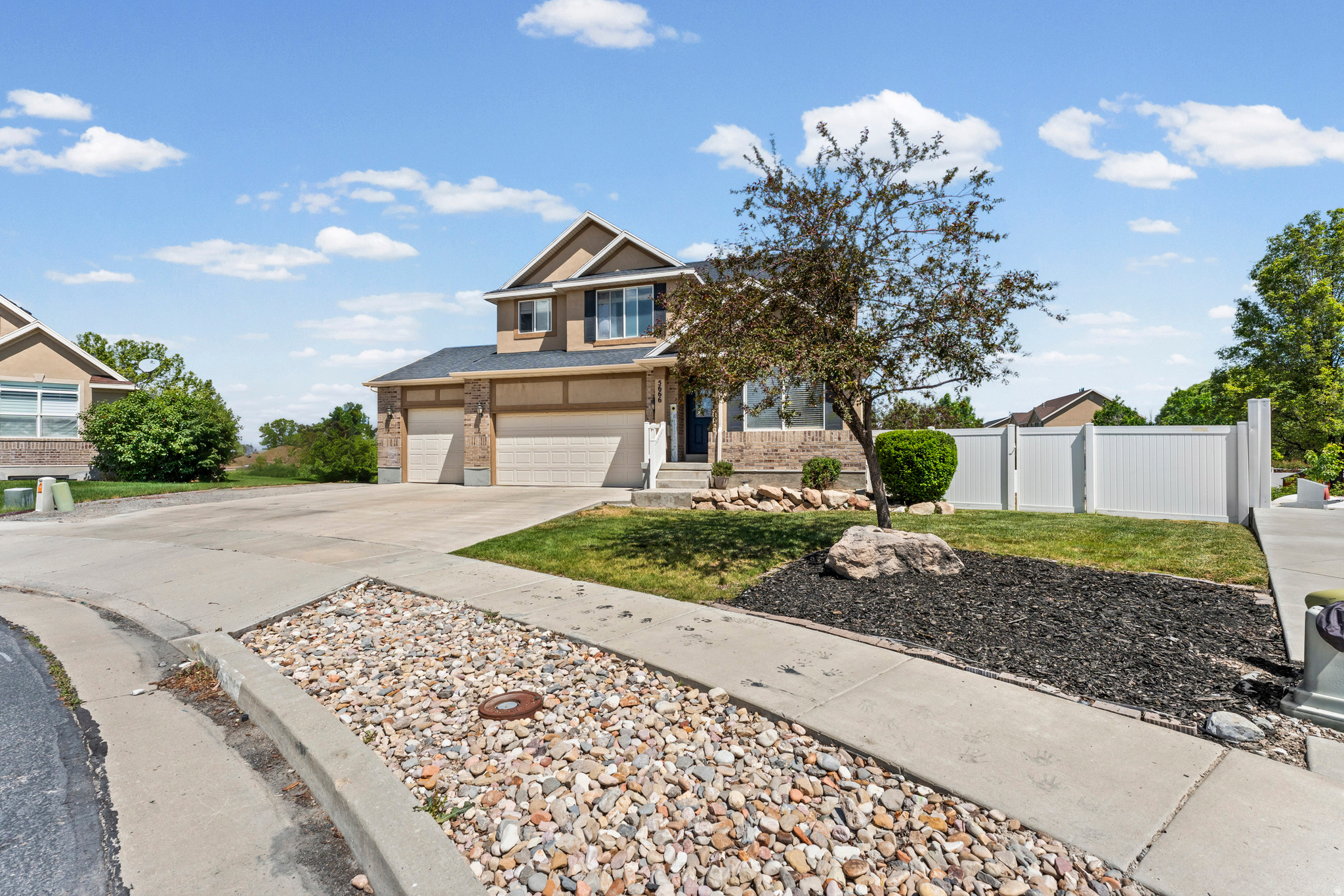 LAKESIDE - Residential