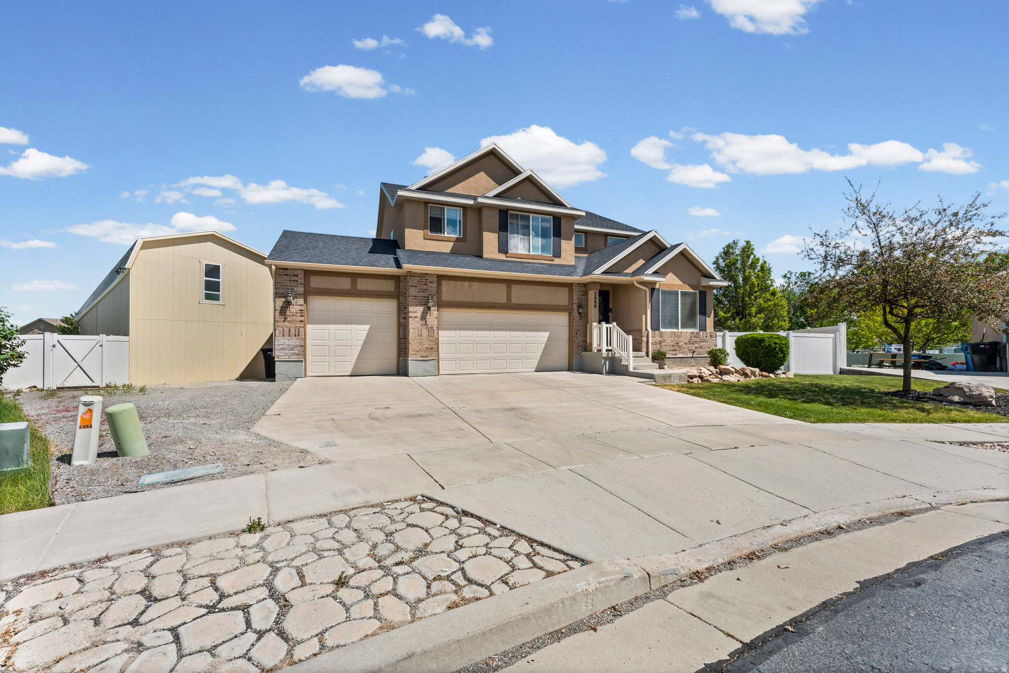 LAKESIDE - Residential
