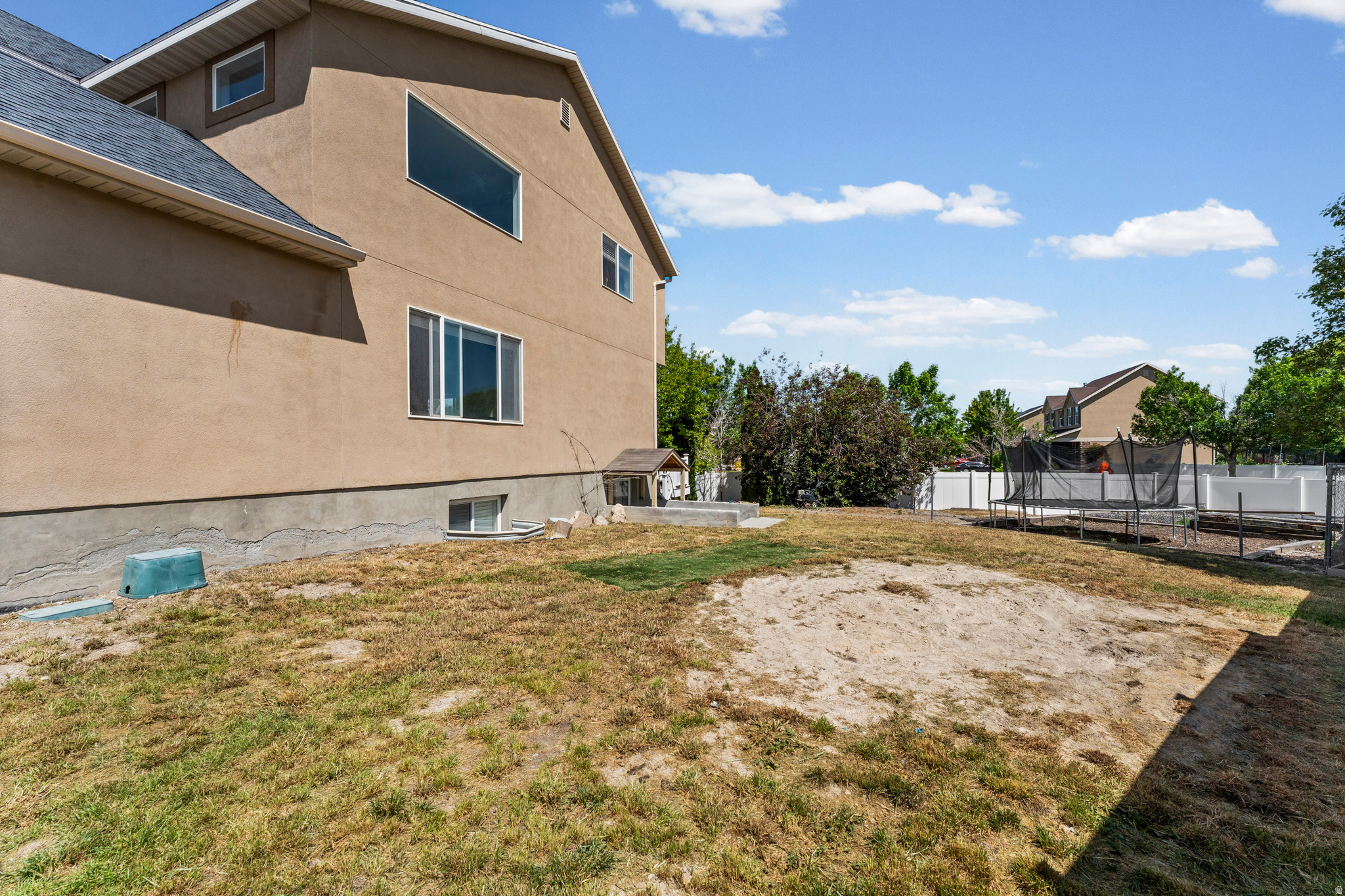 LAKESIDE - Residential