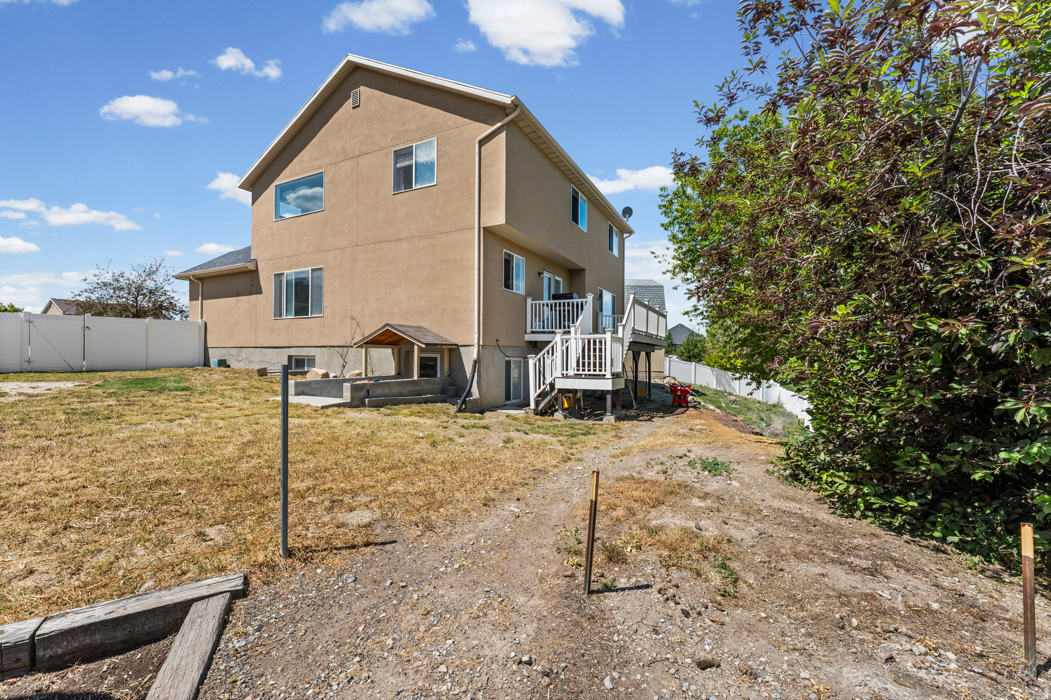LAKESIDE - Residential