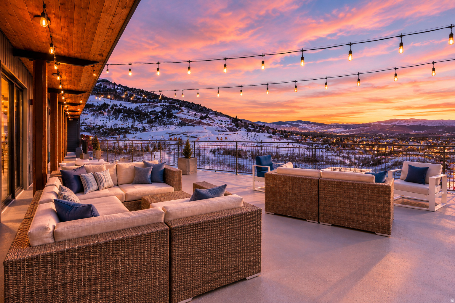 CANYON HAUS - Residential