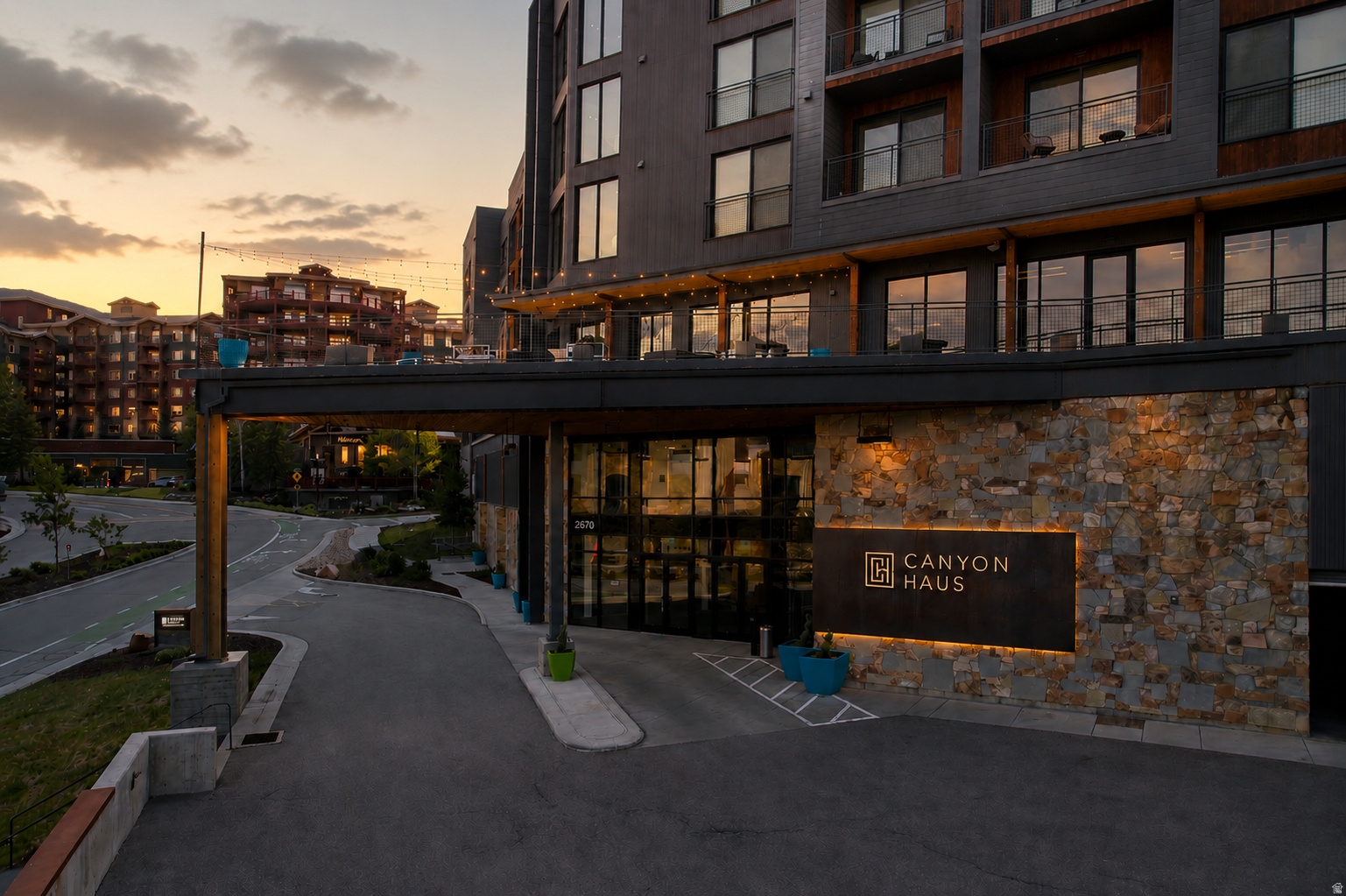 CANYON HAUS - Residential