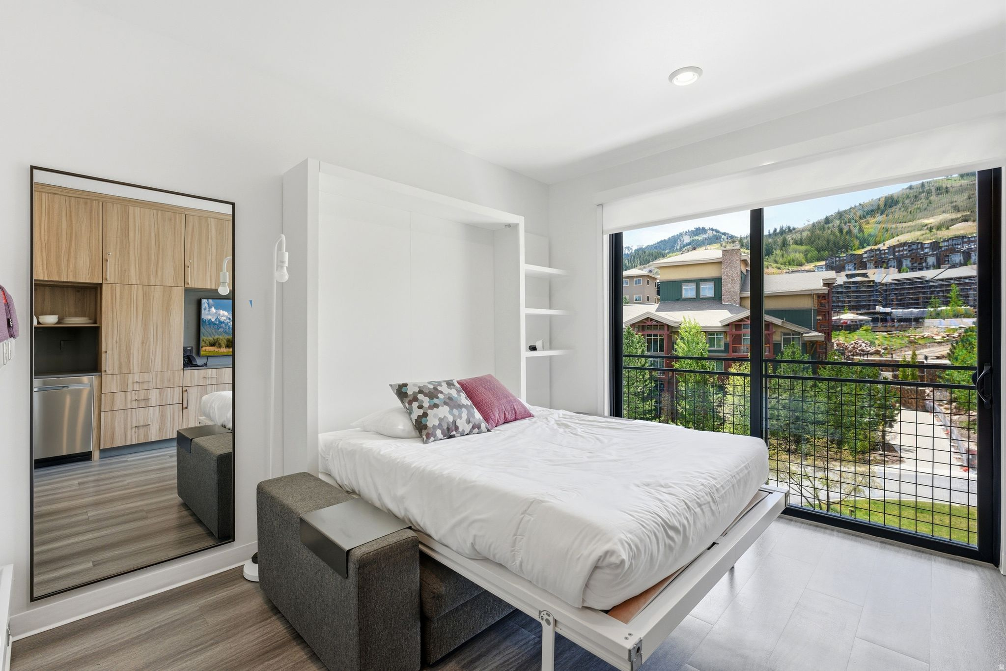 CANYON HAUS - Residential