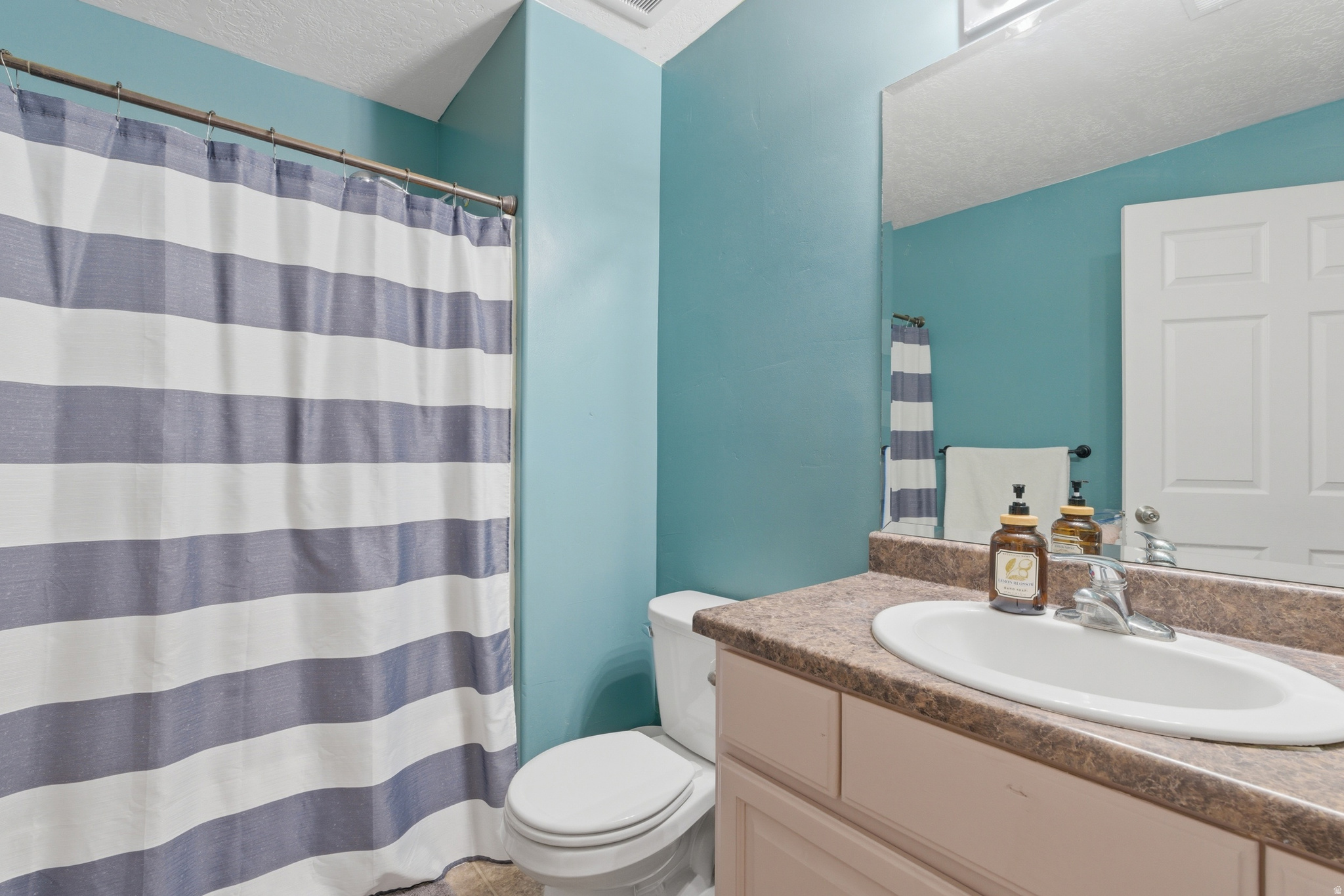 HILLCREST CONDO - Residential