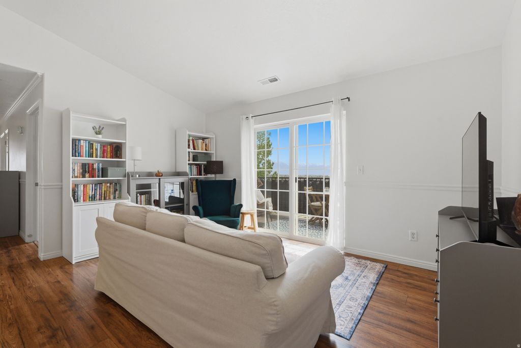 Photo of 51 W RIDGE RD, Saratoga Springs, UT 84045 (MLS # 2153159)