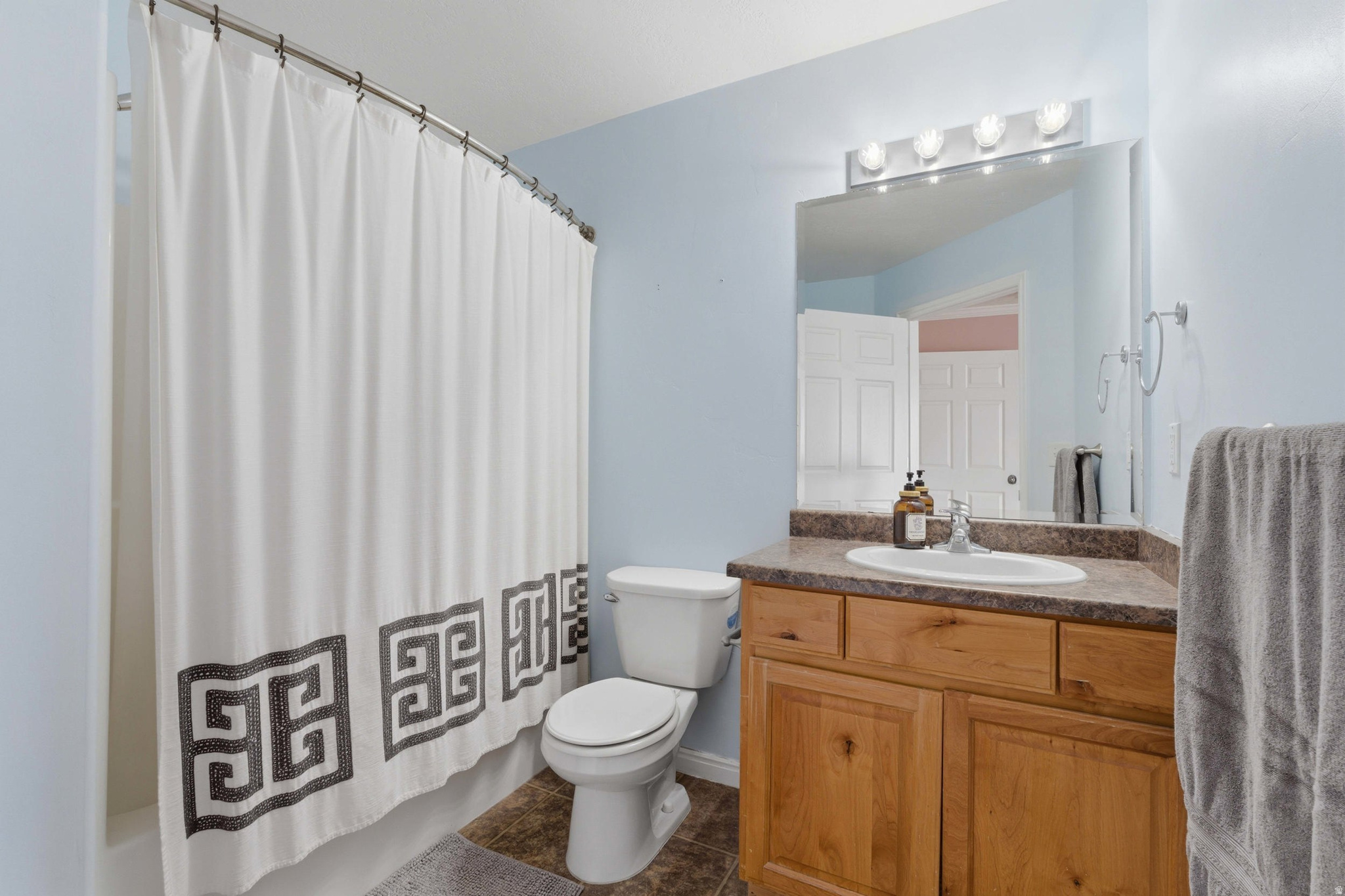 HILLCREST CONDO - Residential