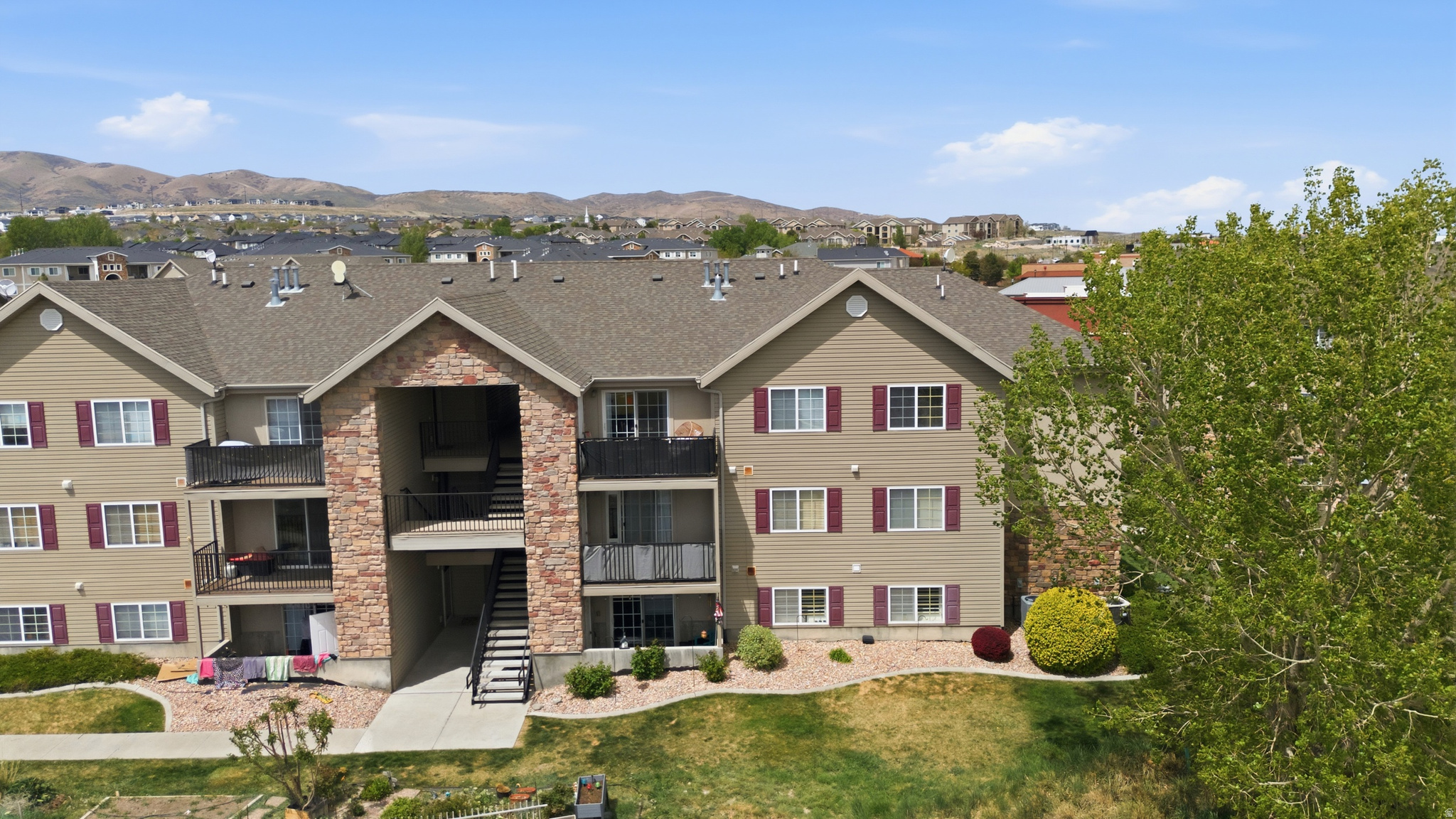 HILLCREST CONDO - Residential