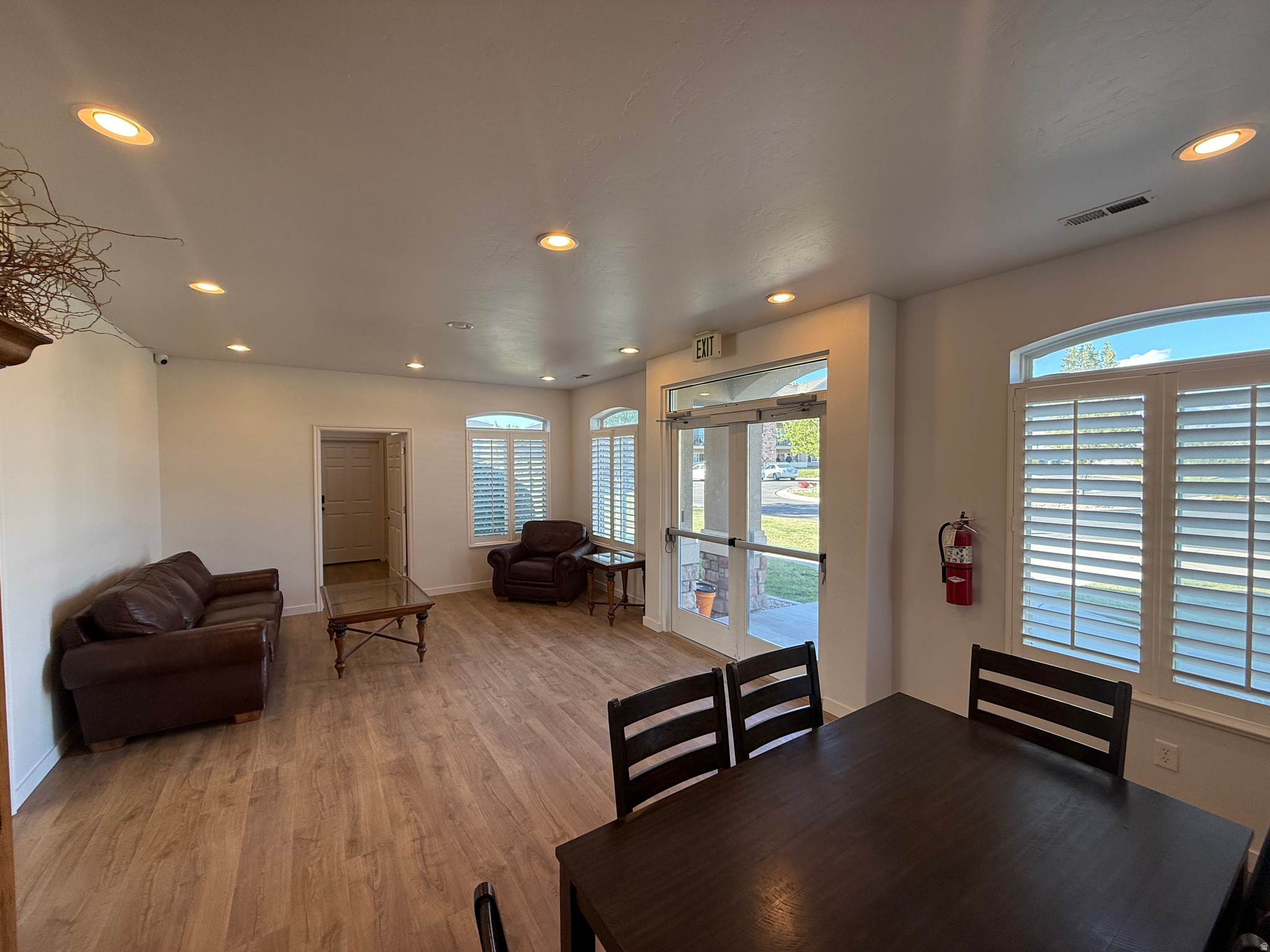 HILLCREST CONDO - Residential