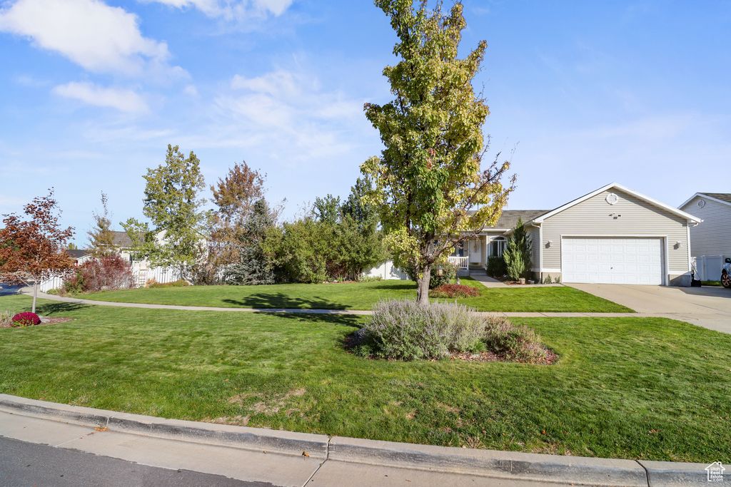 Photo of 13651 S CLOUD LN, Herriman, UT 84096 (MLS # 2119053)