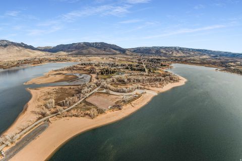 Tiny photo for 6611 E 100 S, Huntsville, UT 84317 (MLS # 2166830)