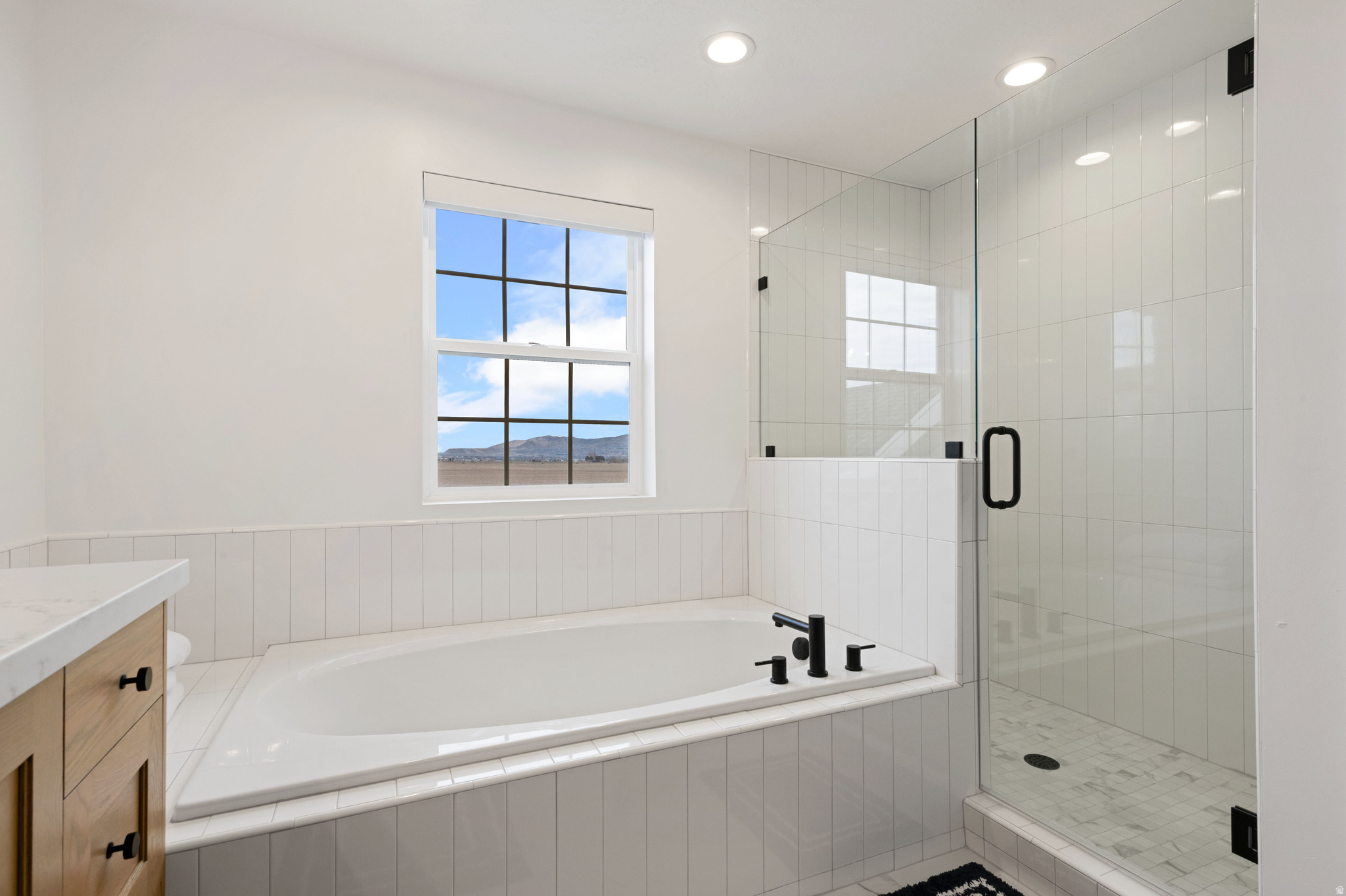 BEACON POINTE - Residential