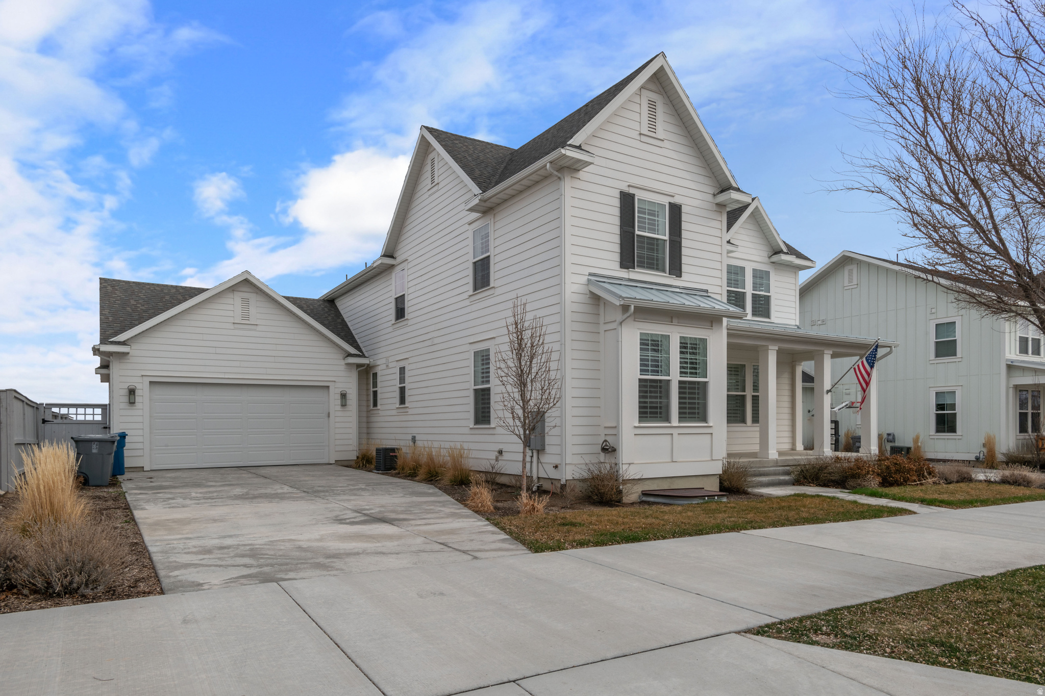 BEACON POINTE - Residential