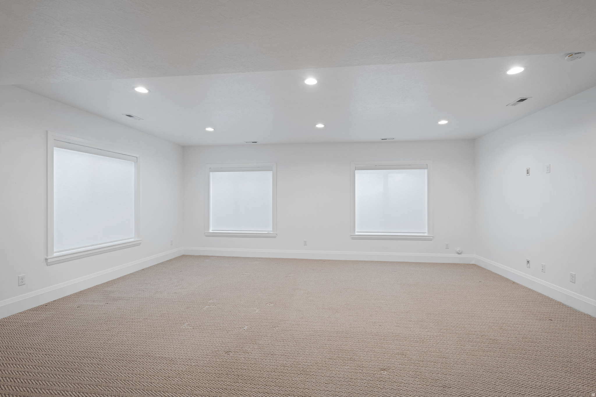 BEACON POINTE - Residential