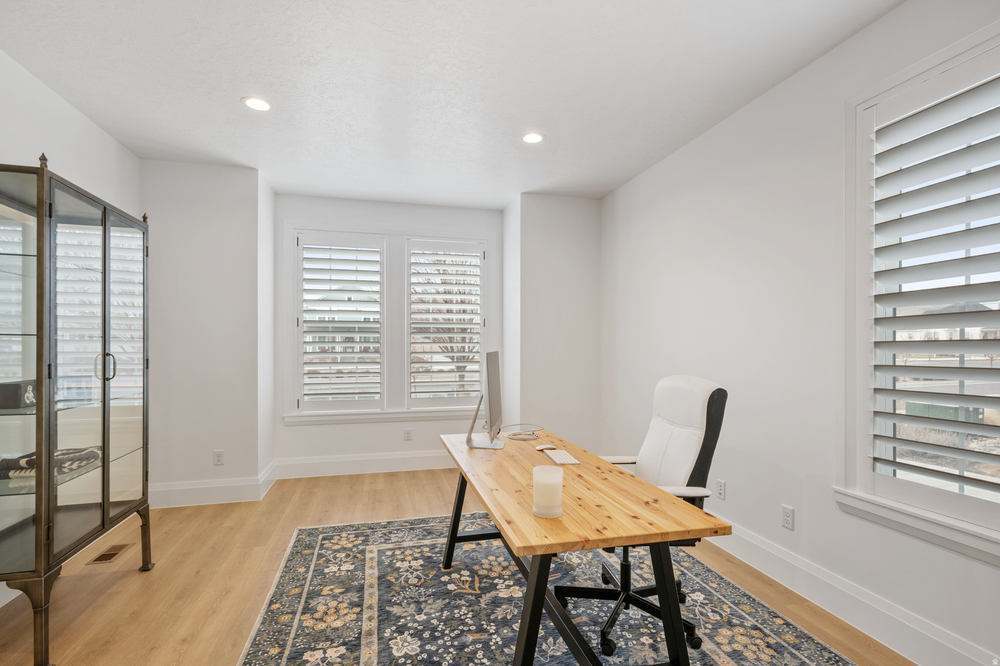 BEACON POINTE - Residential