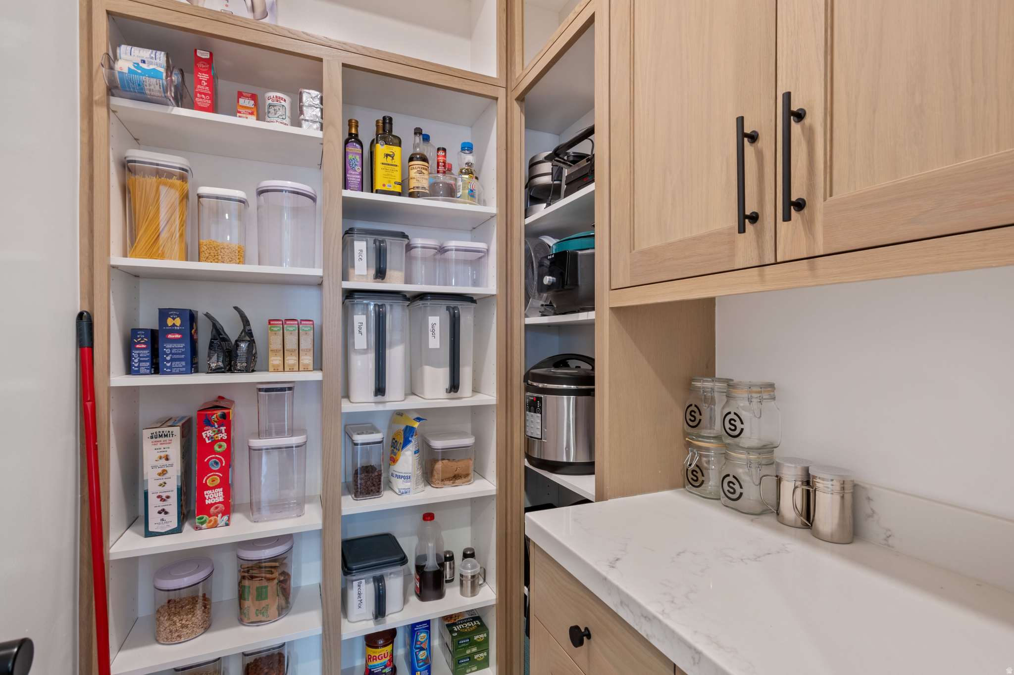 BEACON POINTE - Residential