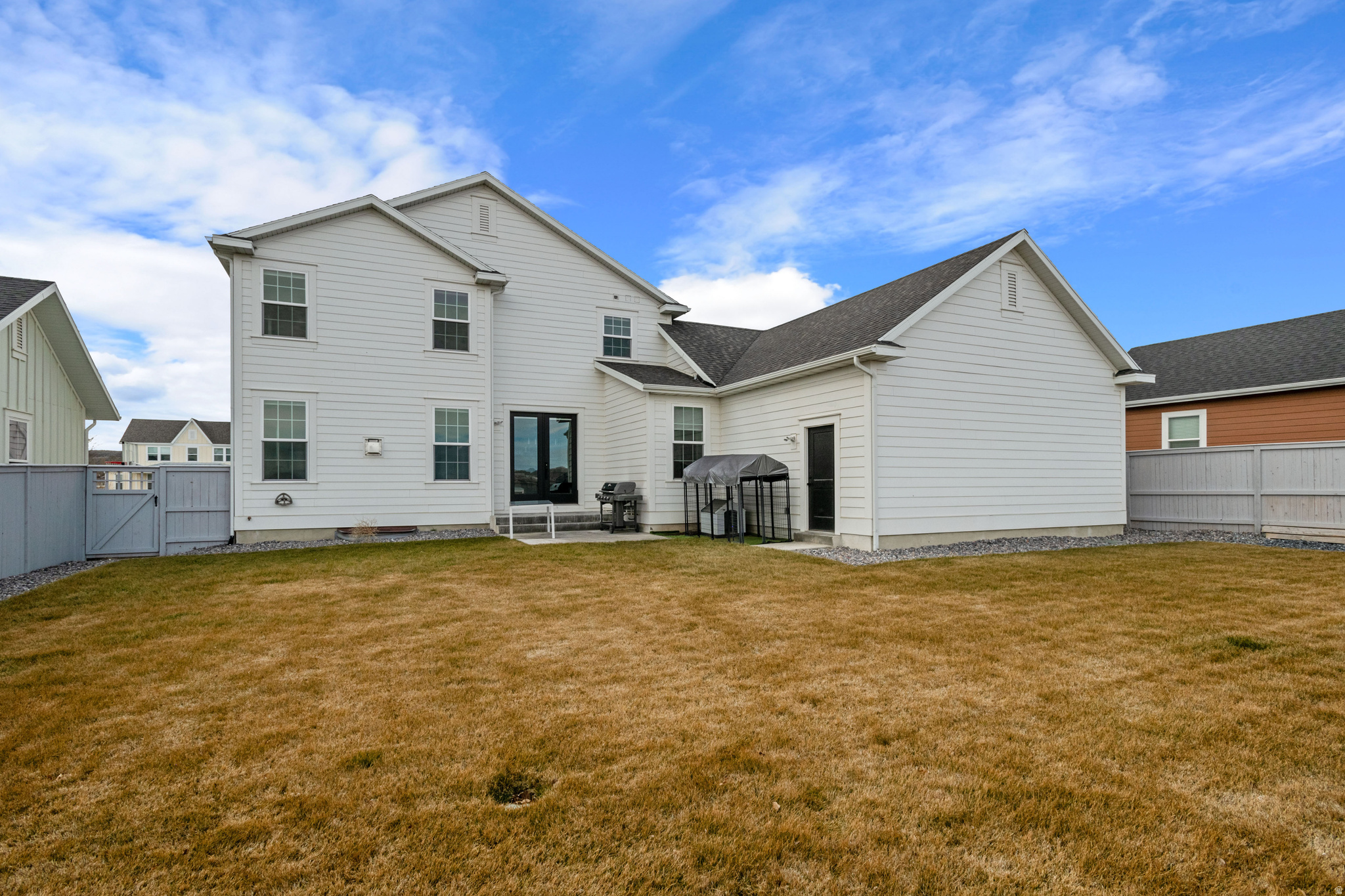 BEACON POINTE - Residential