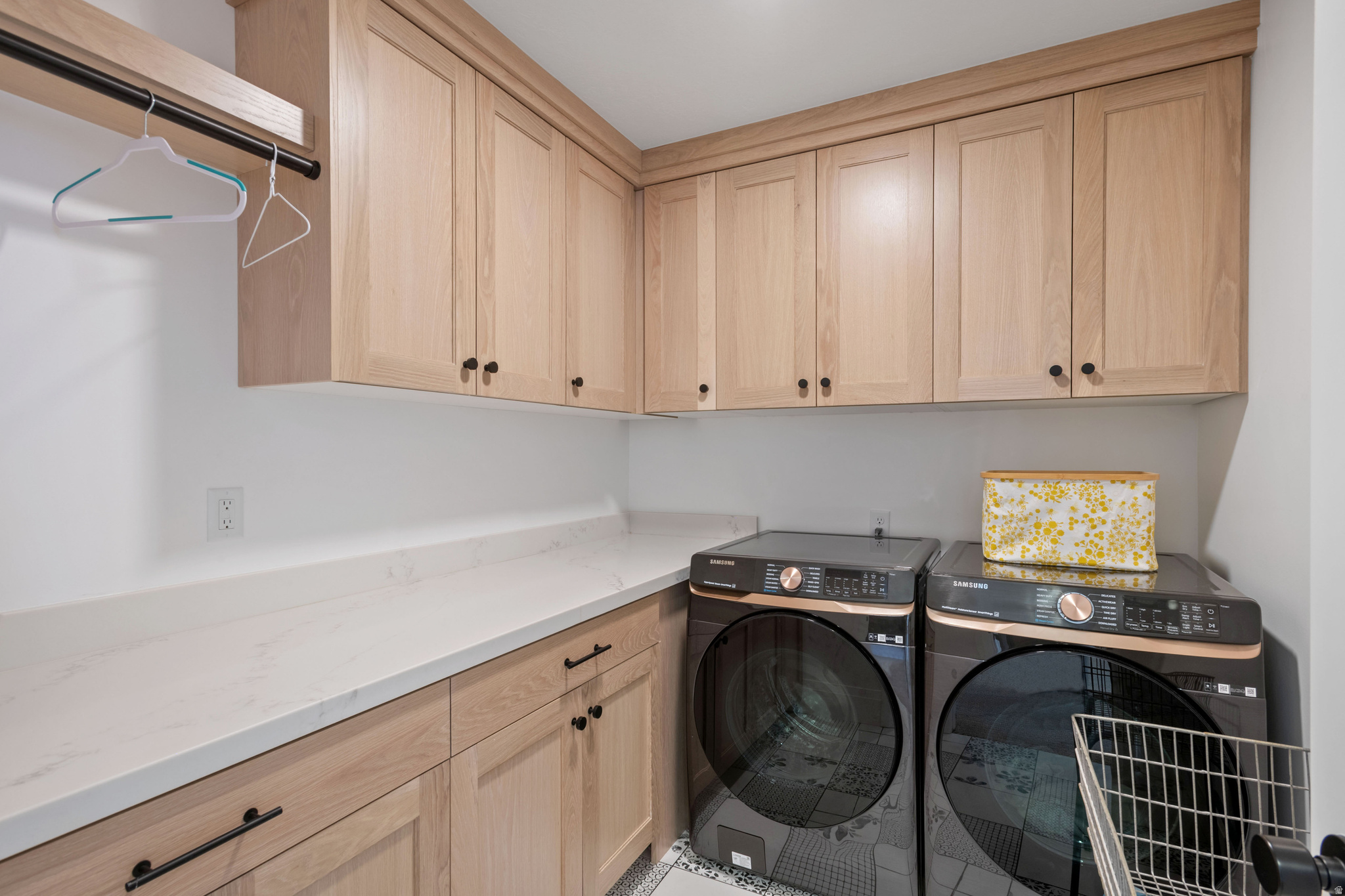 BEACON POINTE - Residential