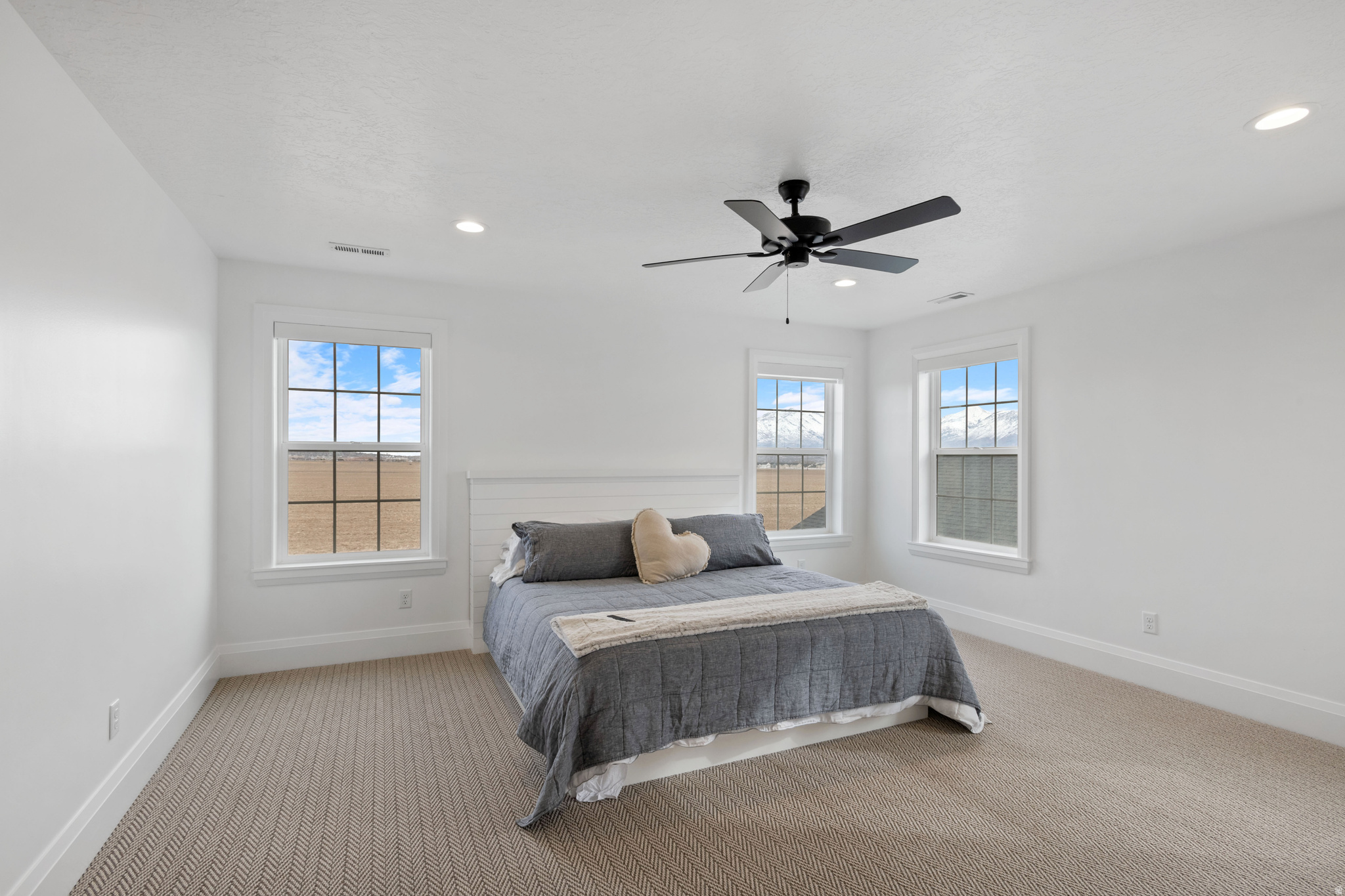 BEACON POINTE - Residential