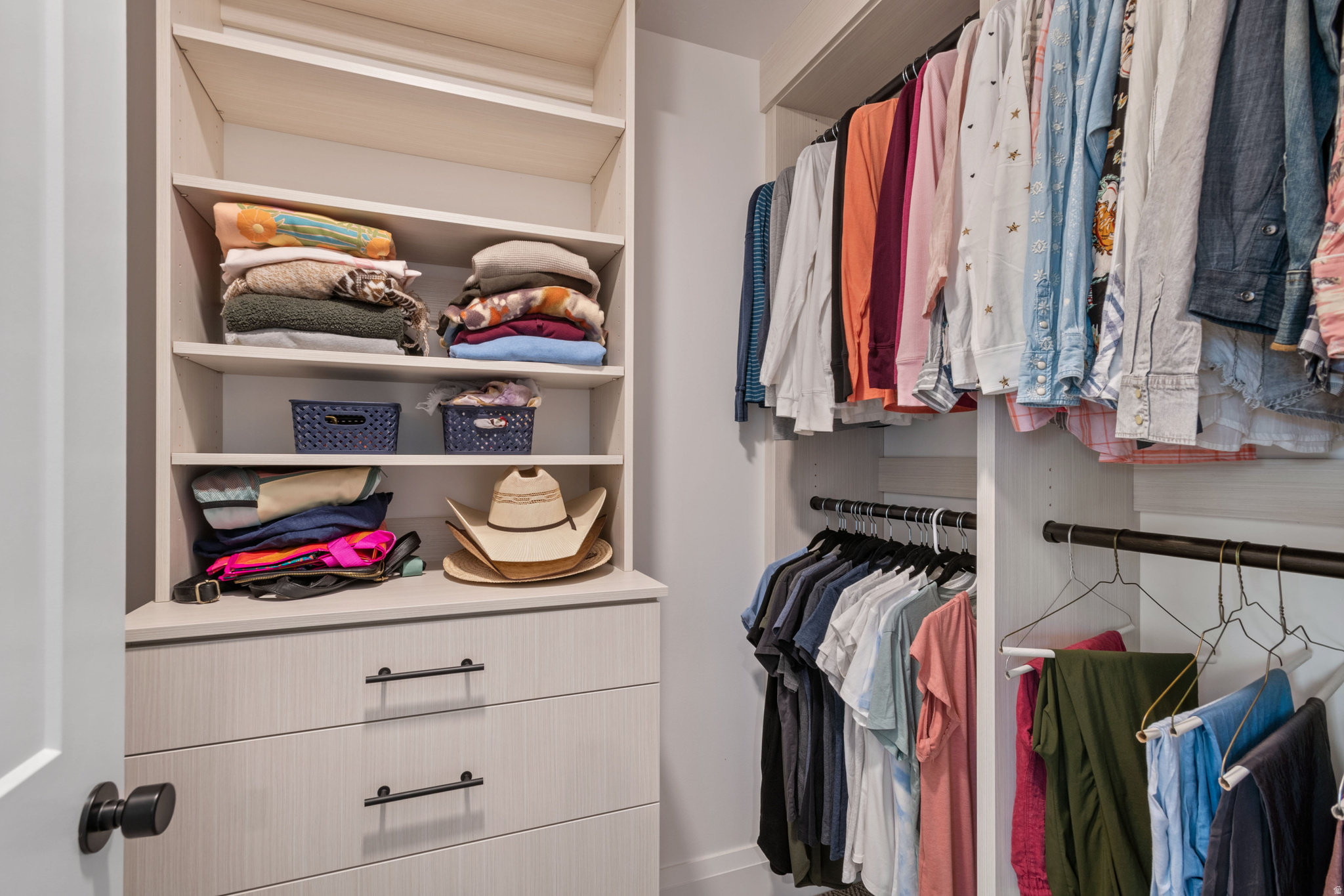 BEACON POINTE - Residential