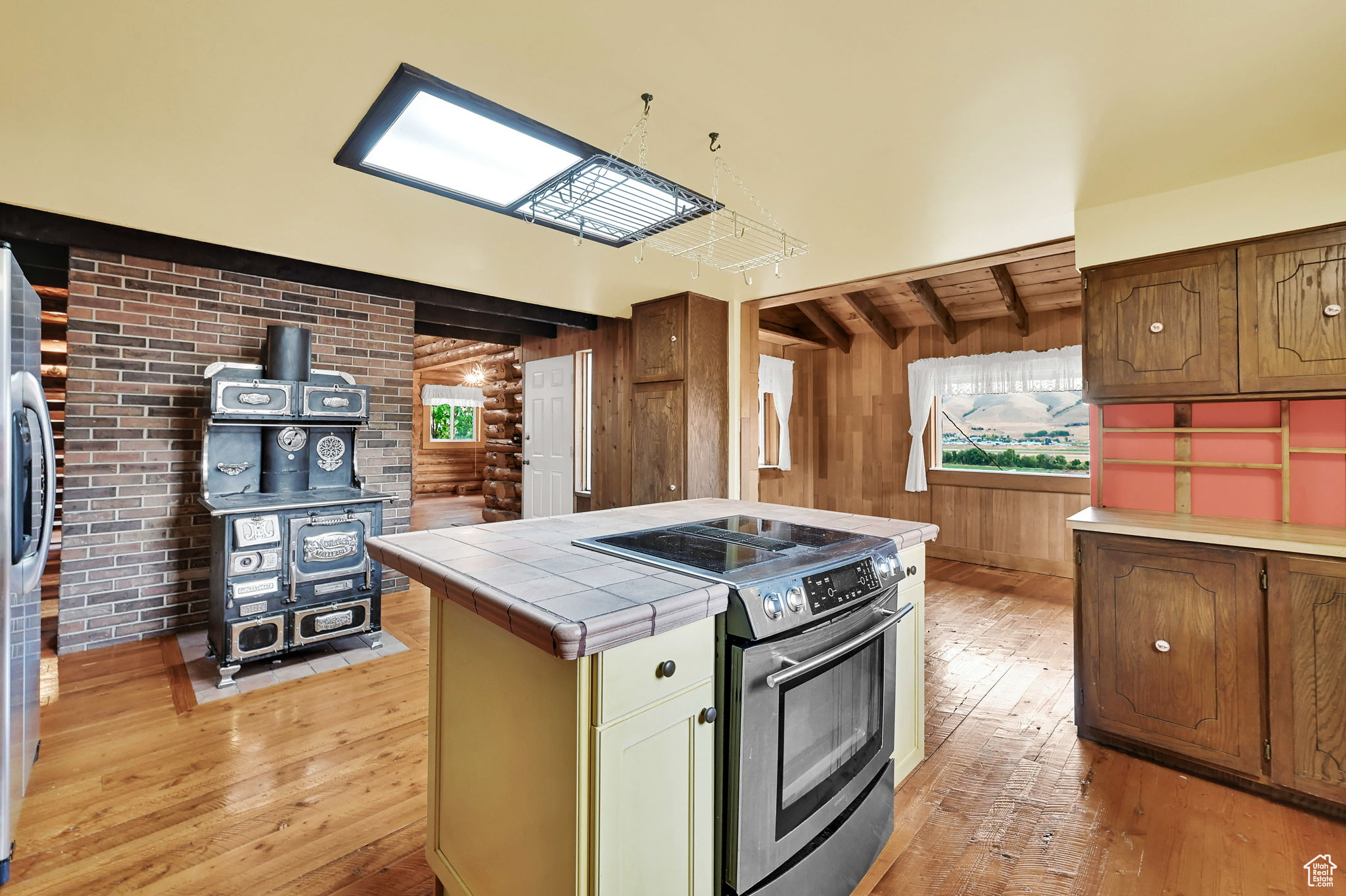 Mountain Green, Utah 84050, United States, 4 Bedrooms Bedrooms, ,3 BathroomsBathrooms,Residential,Active,199047