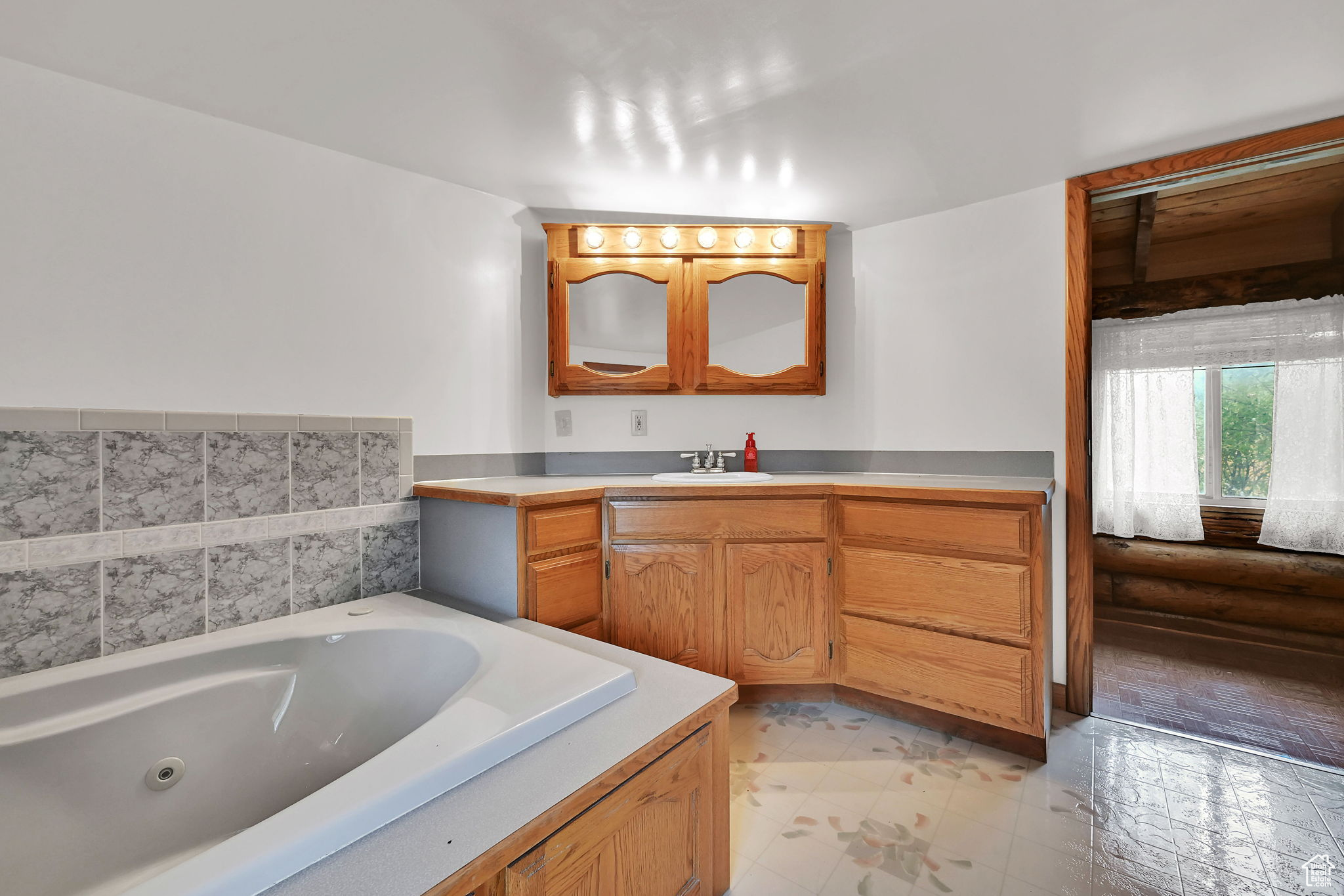 Mountain Green, Utah 84050, United States, 4 Bedrooms Bedrooms, ,3 BathroomsBathrooms,Residential,Active,199047