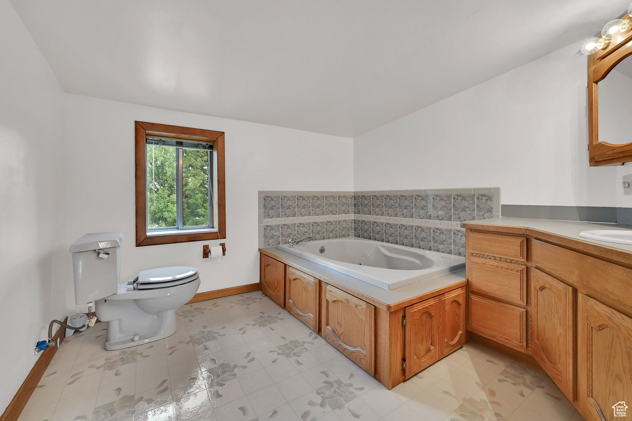 Mountain Green, Utah 84050, United States, 4 Bedrooms Bedrooms, ,3 BathroomsBathrooms,Residential,Active,199047