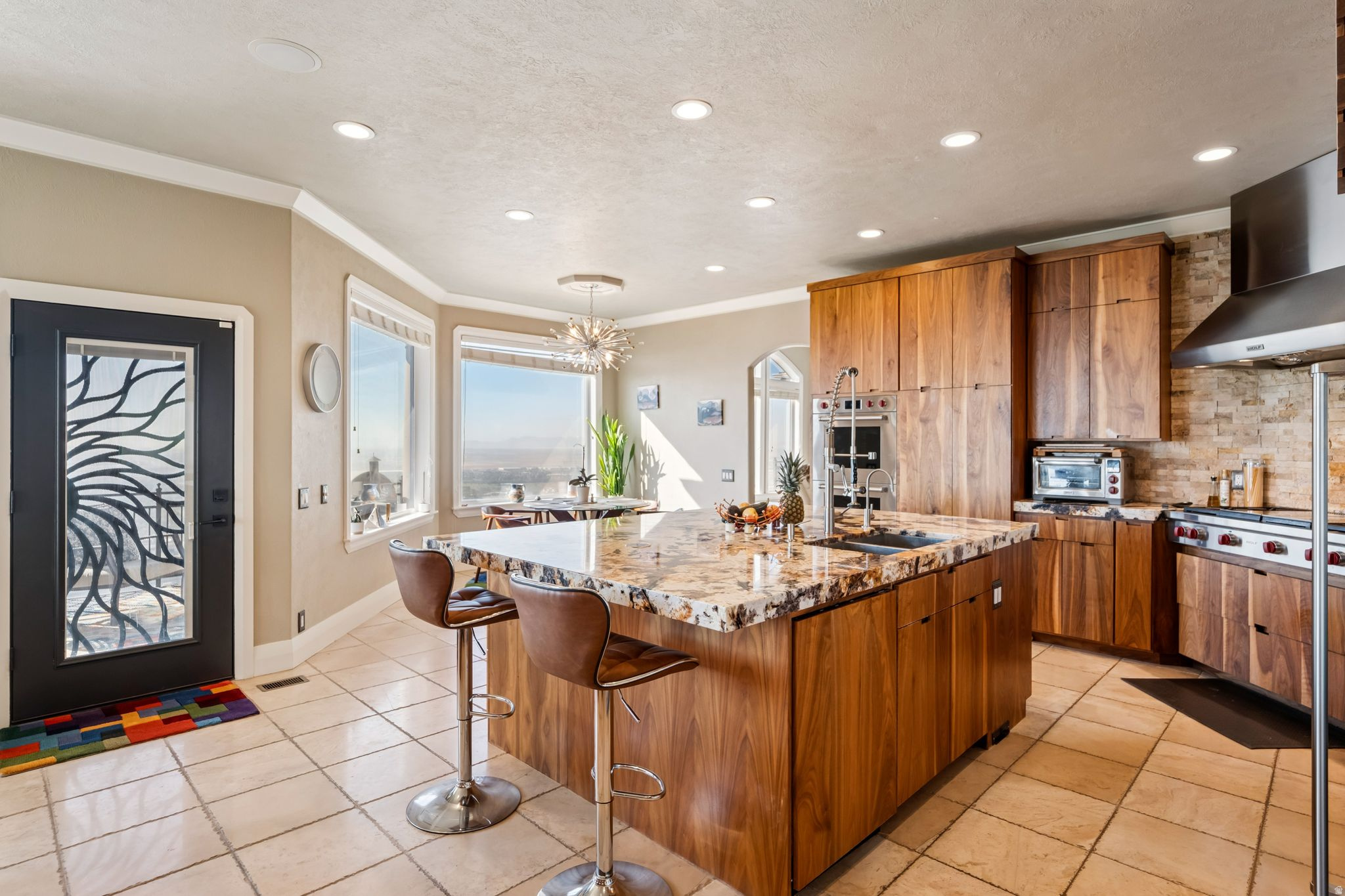 DORCHESTER POINTE - Residential